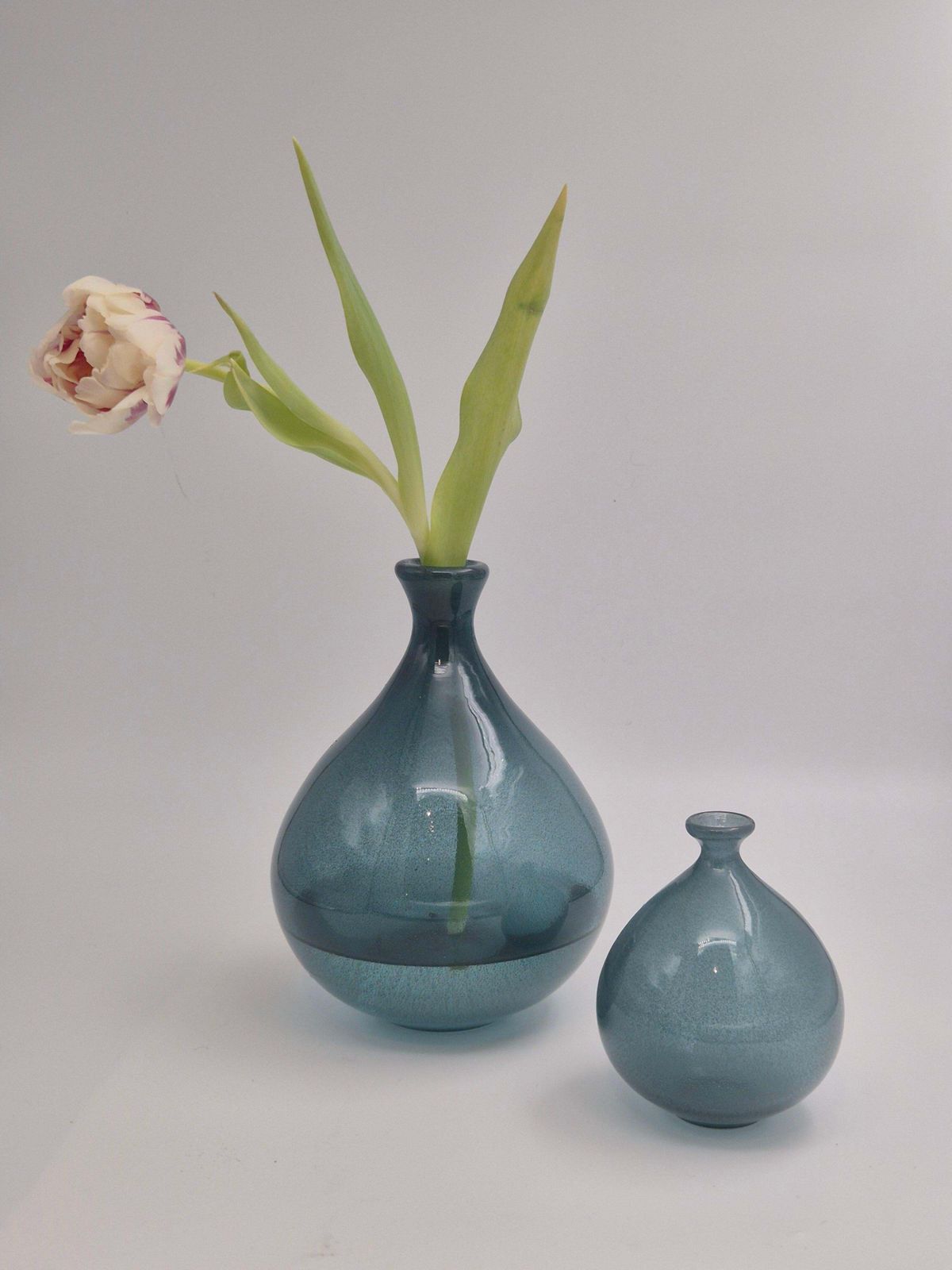 Erik Höglund, Ballon Shapes Vase In Blue Glass For Boda Sweden, Mid1900s. photo vintage