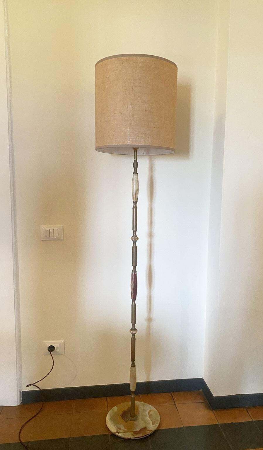 Antieke vloerlamp in groen alabast, vintage design, 40 cm diameter, 190 cm hoogte photo furniture