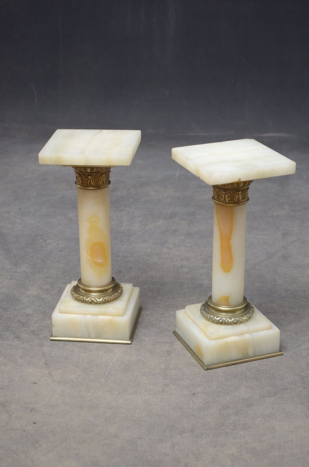 Unusually Low Pair Of Antique Pedestals Columns In Good Condition photo furniture