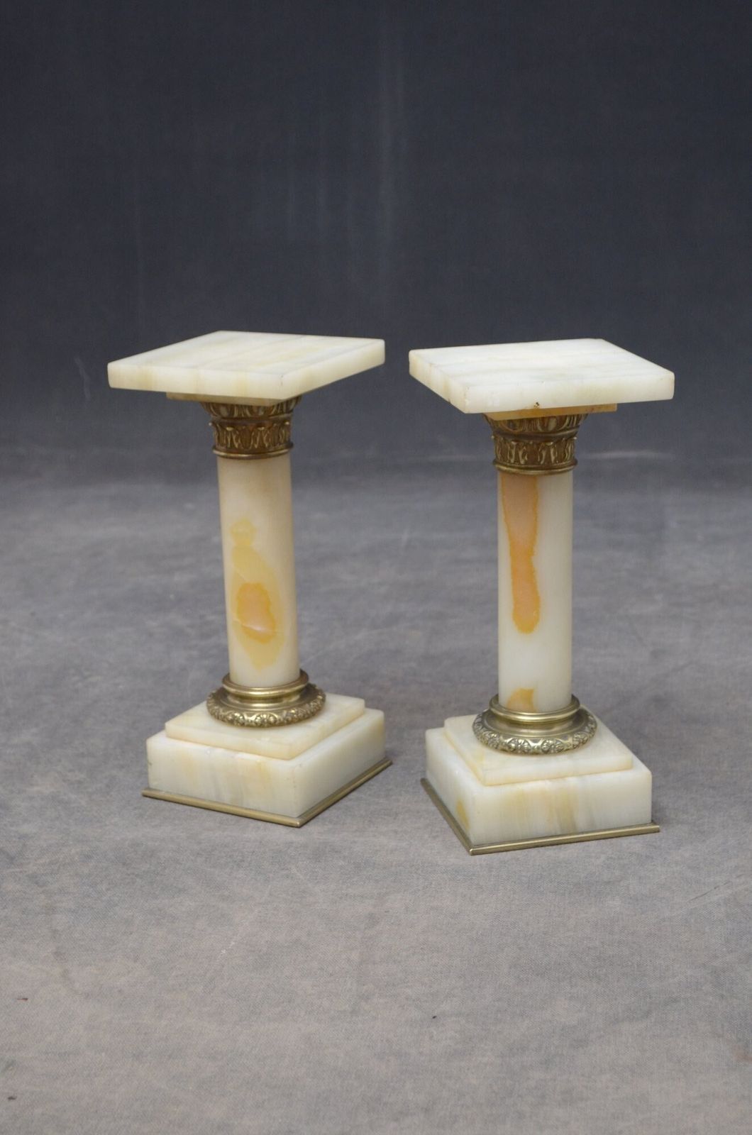 Unusually Low Pair Of Antique Pedestals Columns In Good Condition photo for sale