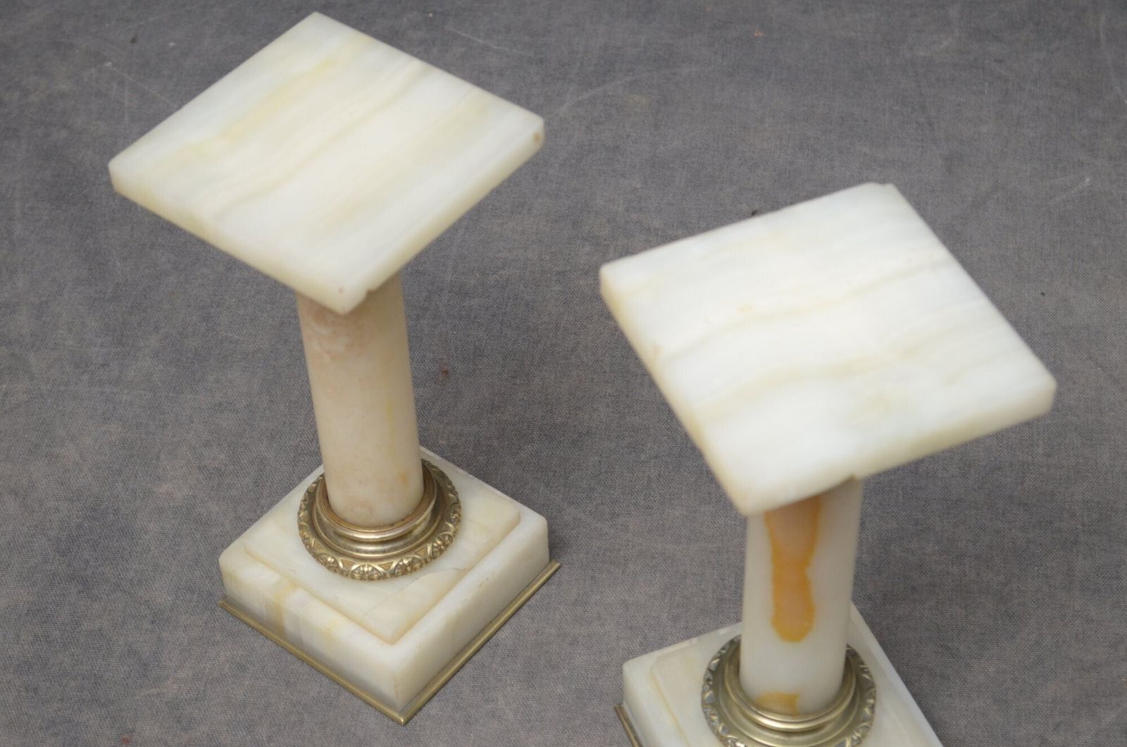 Unusually Low Pair Of Antique Pedestals Columns In Good Condition photo vintage