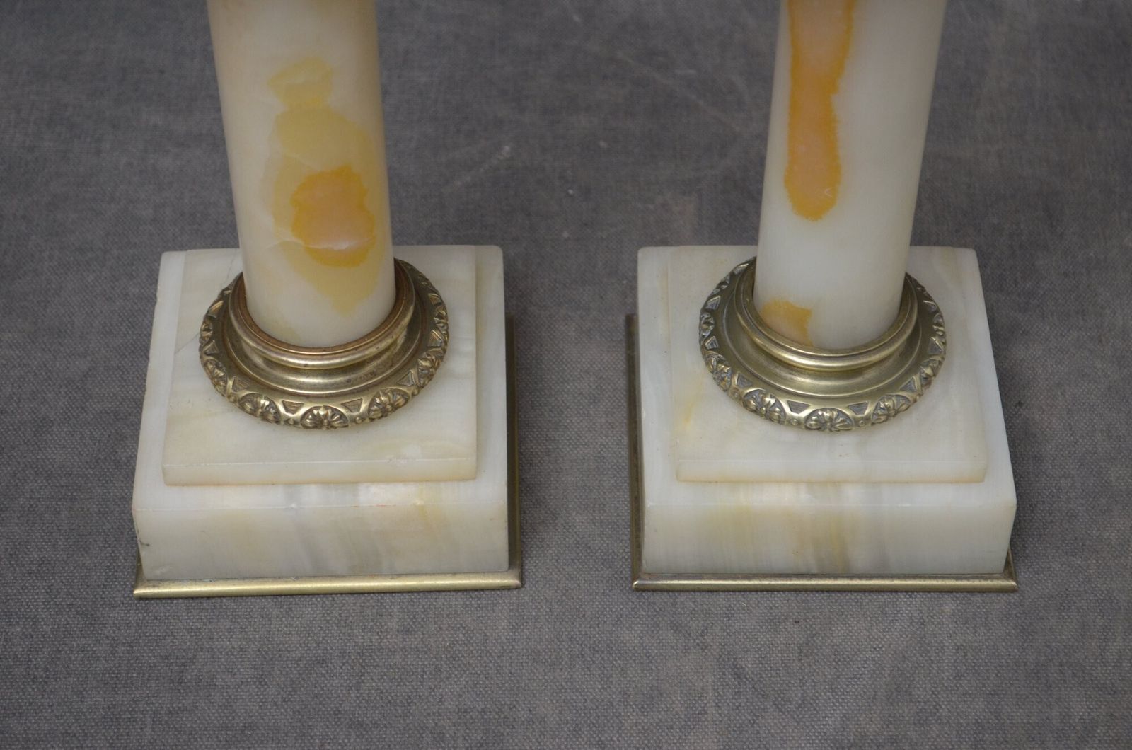 938.0 Unusually Low Pair Of Antique Pedestals Columns In Good Condition photo