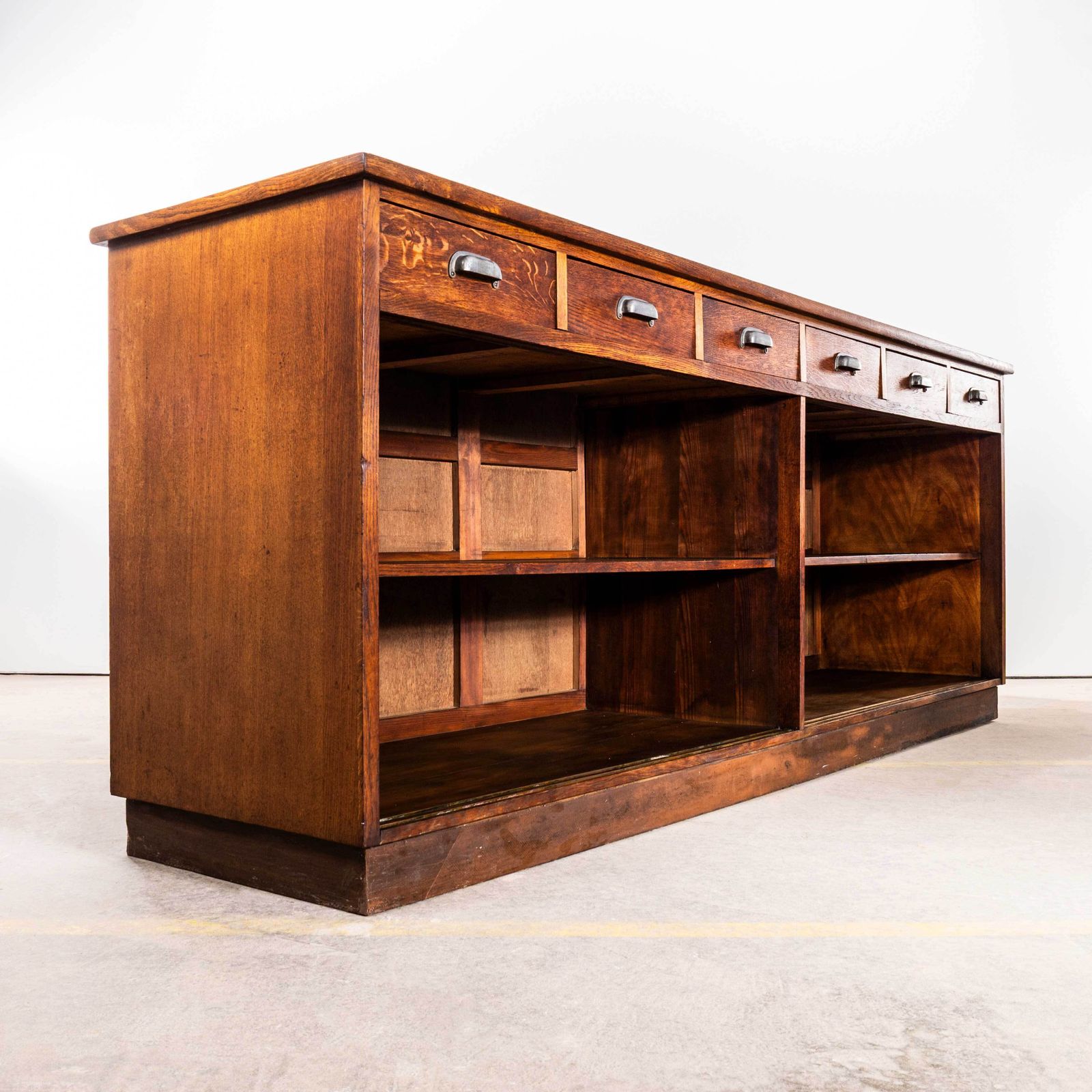 1940’s épicerie Scrubbed Oak Shop Counter – Six Drawers