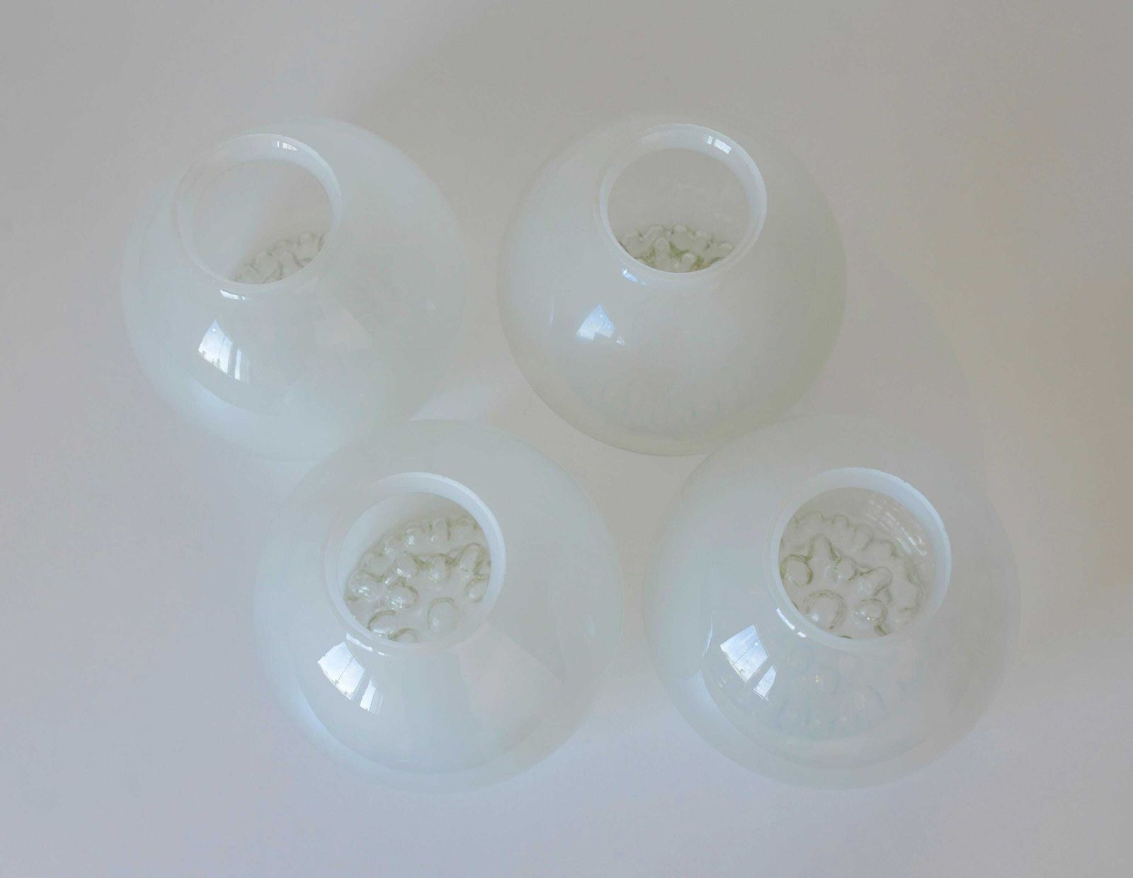 233.0 Set Of 4 Vintage Italian Art Glass Lamp Shades | Murano Style Hand Blown Glass Globes | Mcm Lighting Replacement Shades | 17 Cm photo