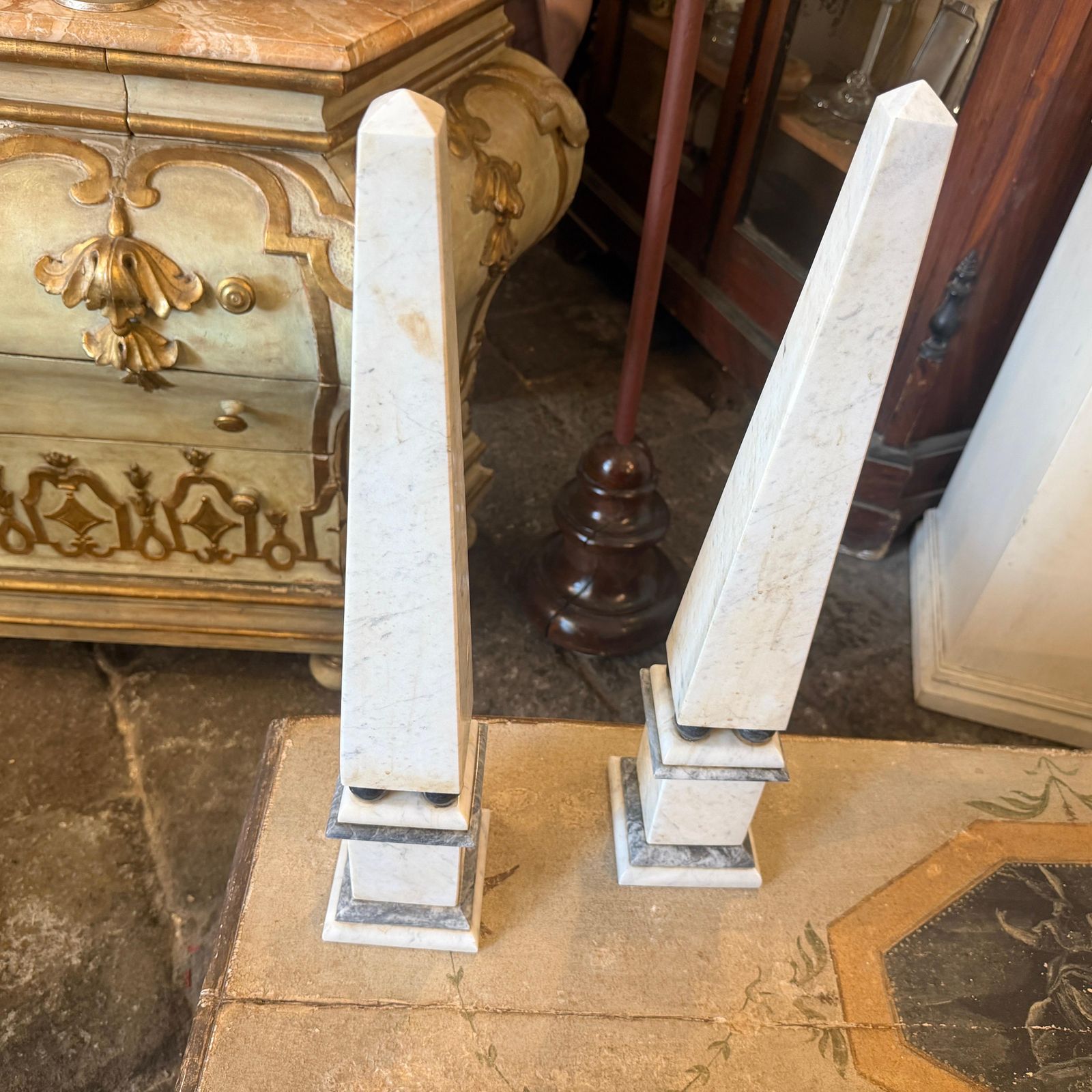 A Pair Of Art Deco White Carrara Marble And Black Marble Italian Obelisks photo 1296.0