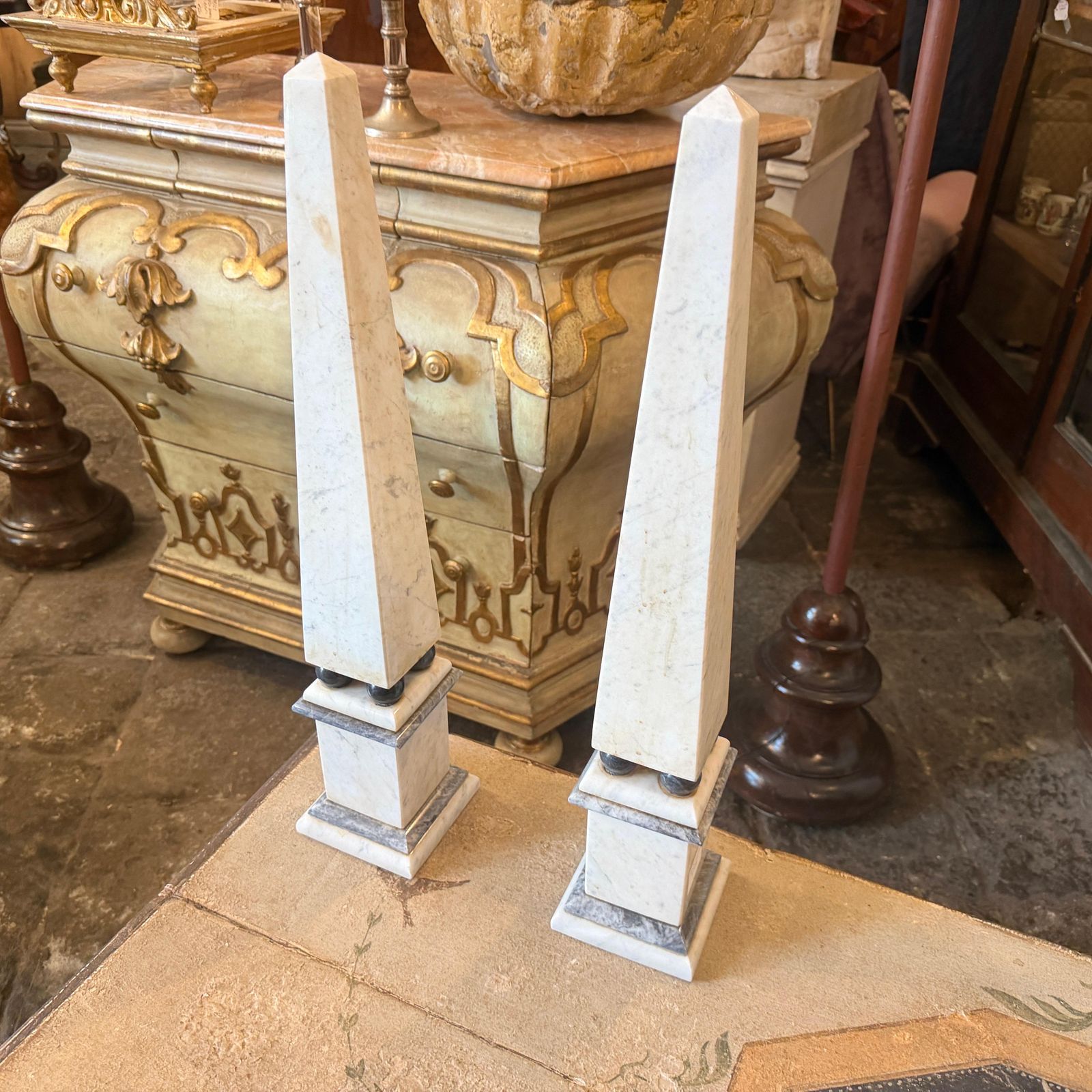 photo buy A Pair Of Art Deco White Carrara Marble And Black Marble Italian Obelisks