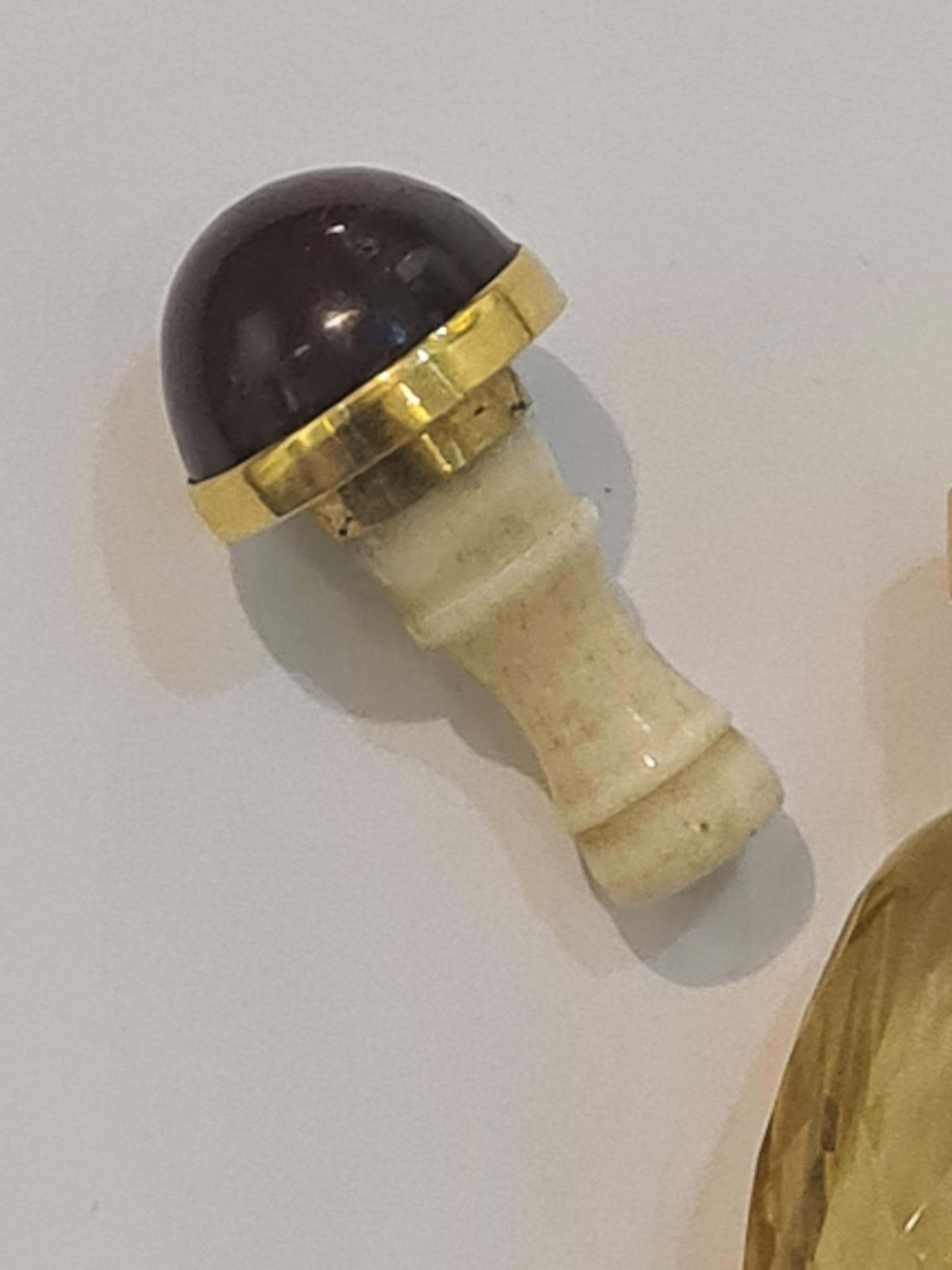 Unknown Antique French Perfume Or Snuff Bottle, Gold Mounted Faceted Quartz & Carnelian photo Home Decor