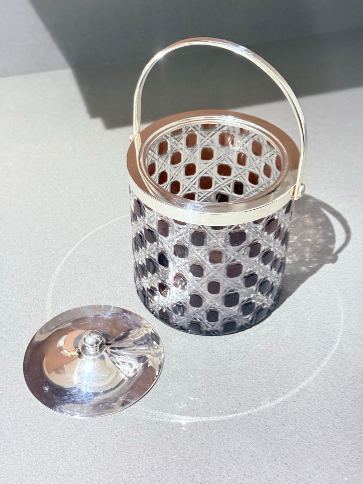 Paar Vintage Geslepen Kristallen Koekjesdozen / IJsemmers Met Verzilverde Deksels photo Woonaccessoires