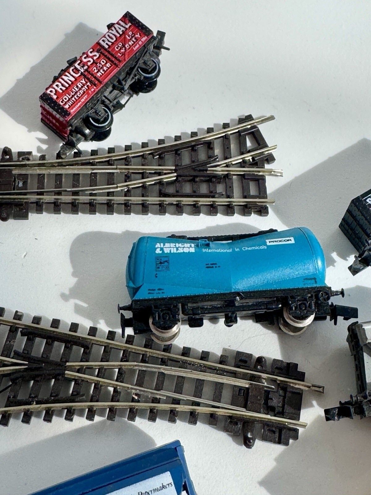 Large Bundle Of Vintage Graham Farish N Gauge Model Railway Freight Wagons photo vintage