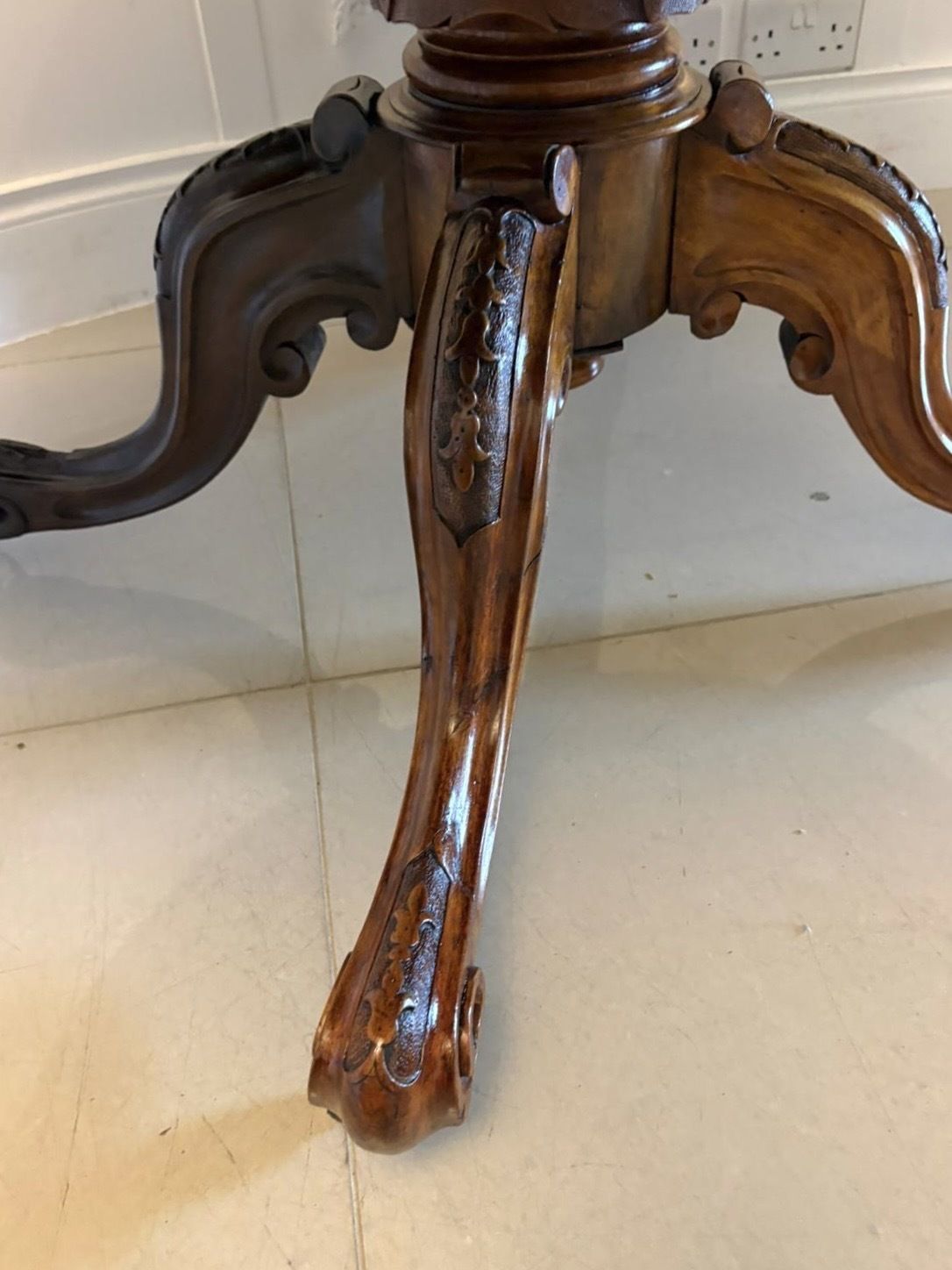 Antique 19th Century Burr Walnut Oval Centre Dining Table 6 Seater Tilt Top photo vintage
