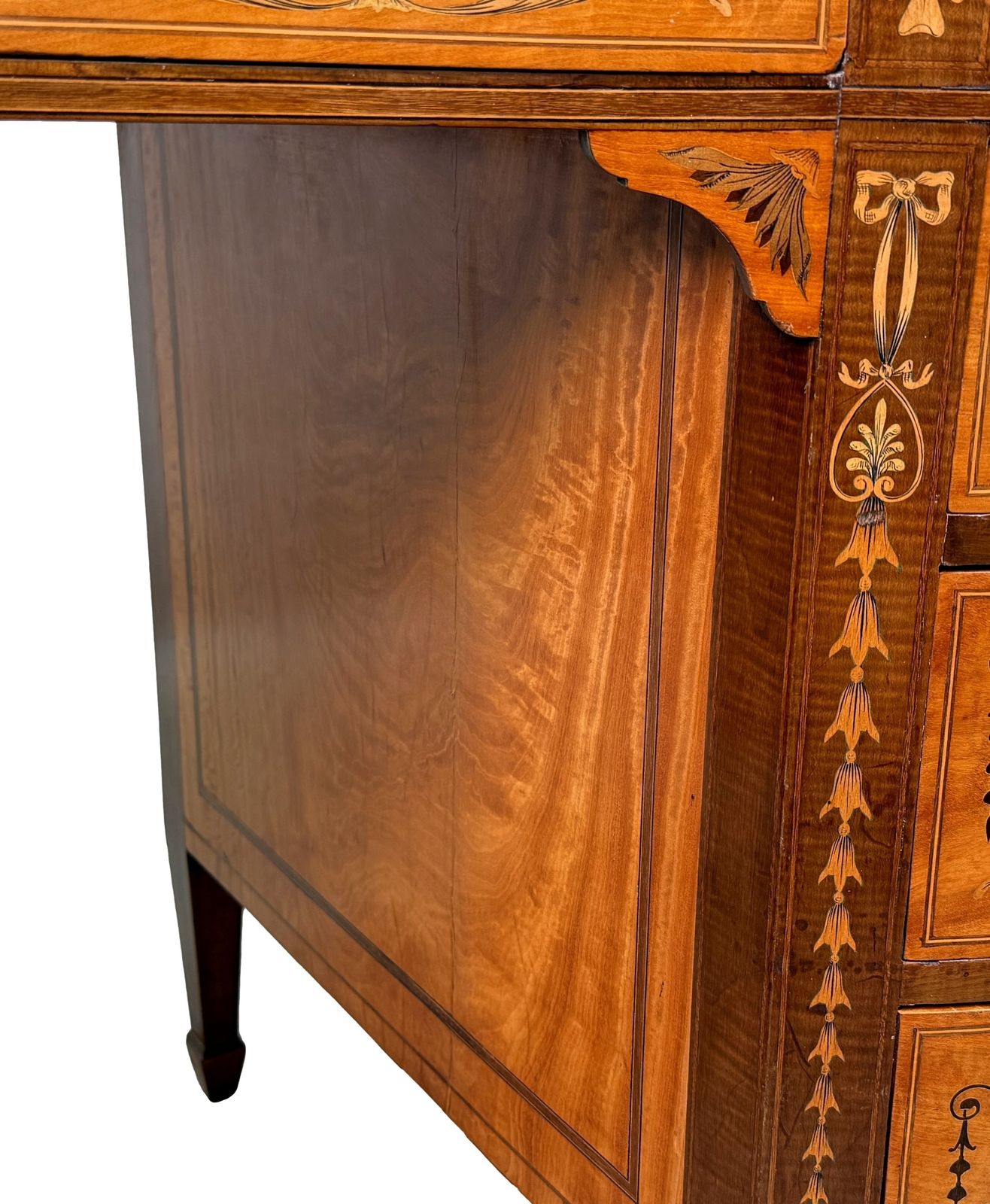 Mobilier Bureau rognon en bois de satiné, fin du XIXe siècle, par Edwards & Roberts (Angleterre, vers 1890) photo
