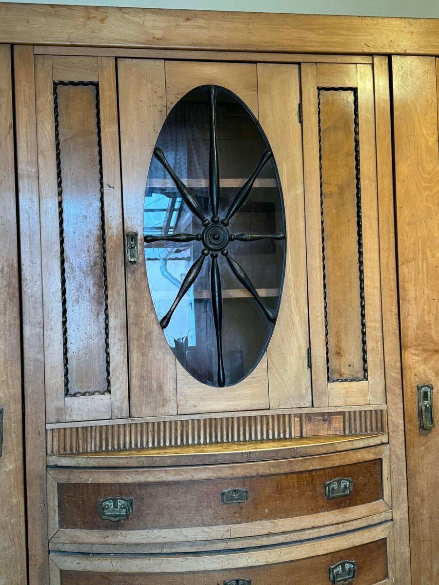 Art Deco houten kast met ovaal glasvenster en lades, jaren 1930 photo vinterior