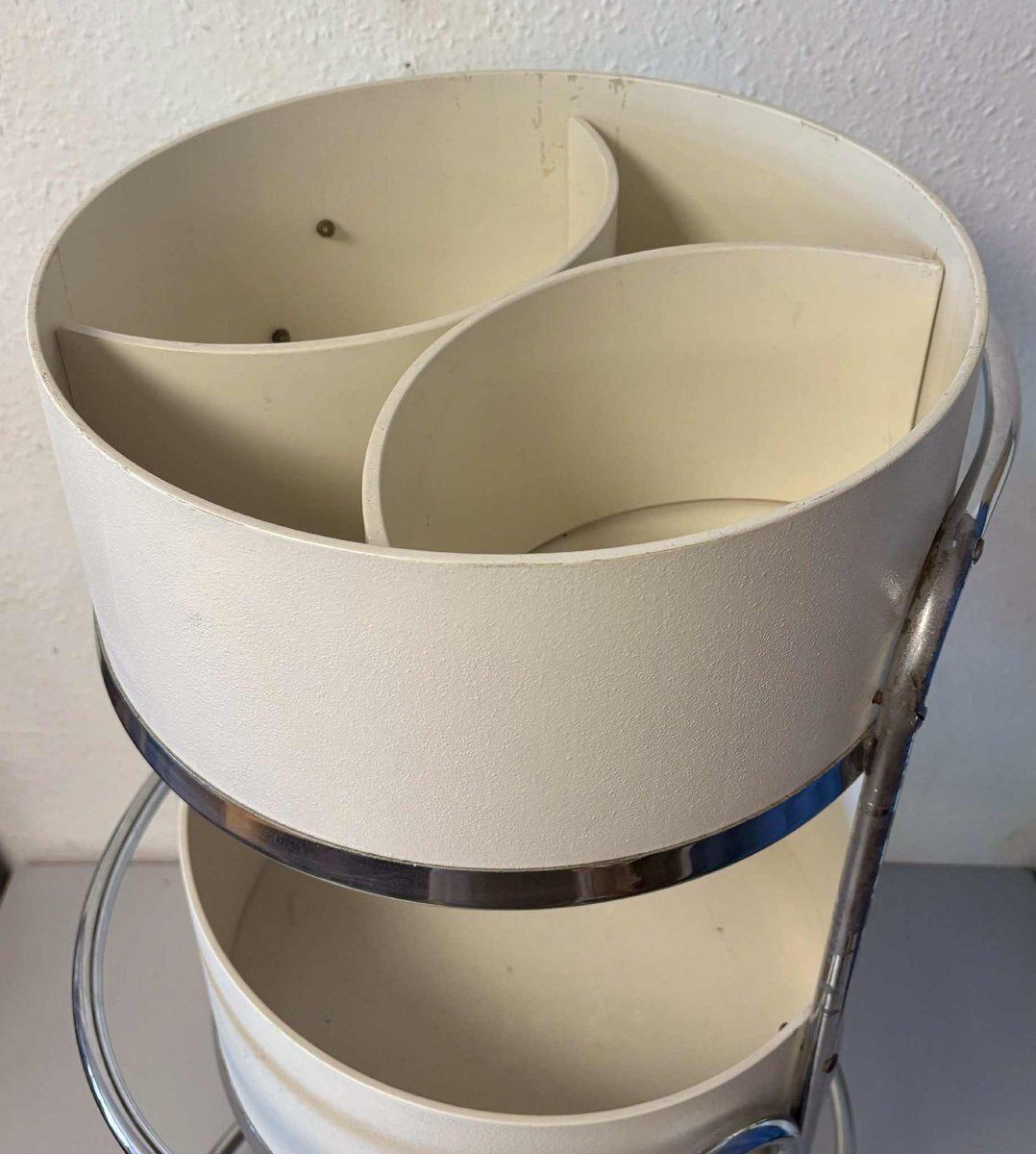 Mid-Century Chroom & Wit Tweelaags Rijdend Serveerwagentje photo vinterior