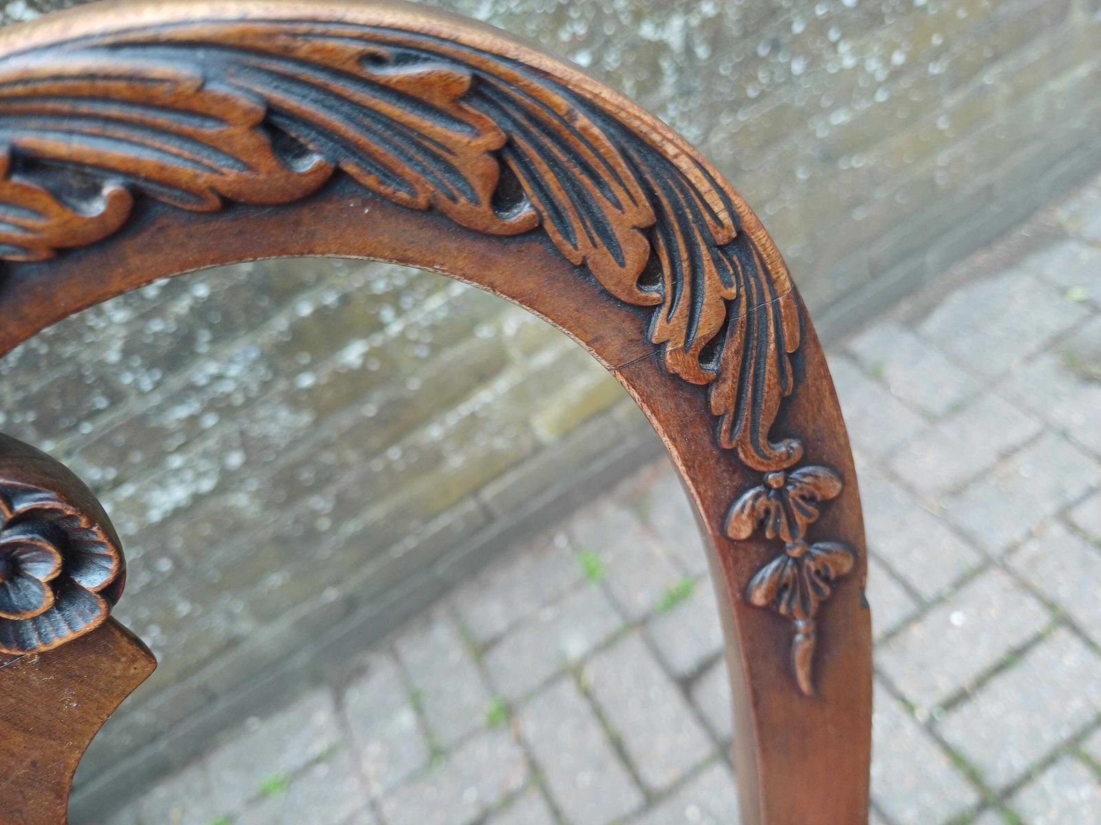 photo furniture Set Of 6 Imposing Antique Style Mahogany Dining Chairs Queen Anne Chippendale Carvers Carved Cabriole Legs Red Seats