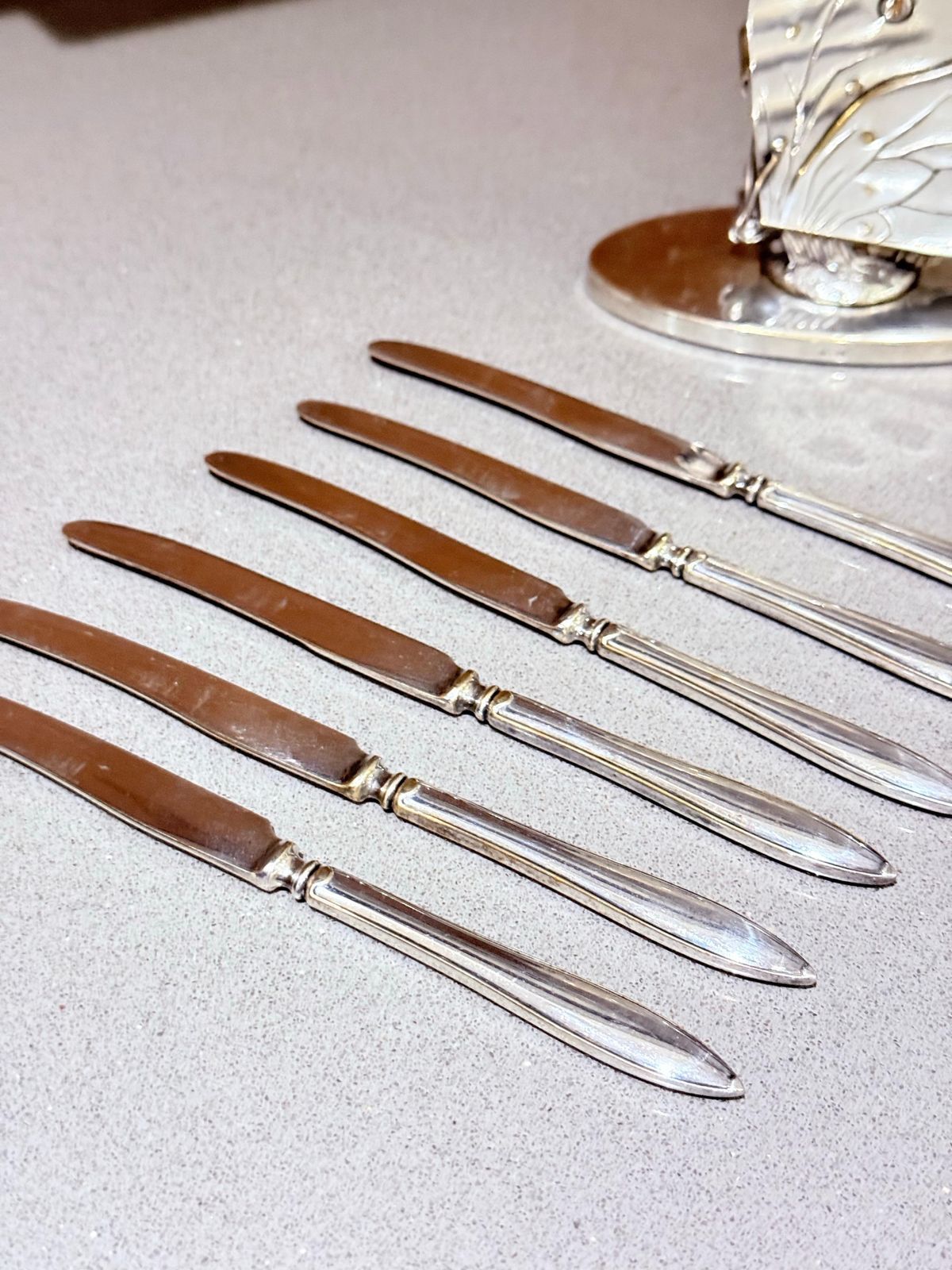 Vintage Silver Plated Butterfly Knife Holder Set Of Six Decorative Butter Knives photo 663.0