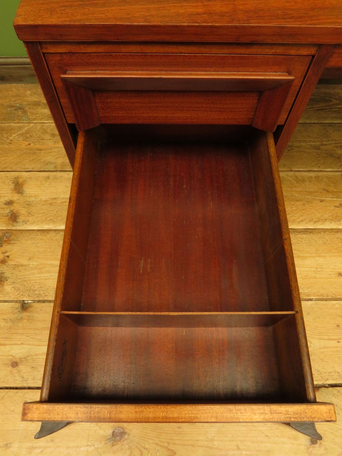photo furniture Mid Century Modern Desk By H.L.Hubbell Of Michigan