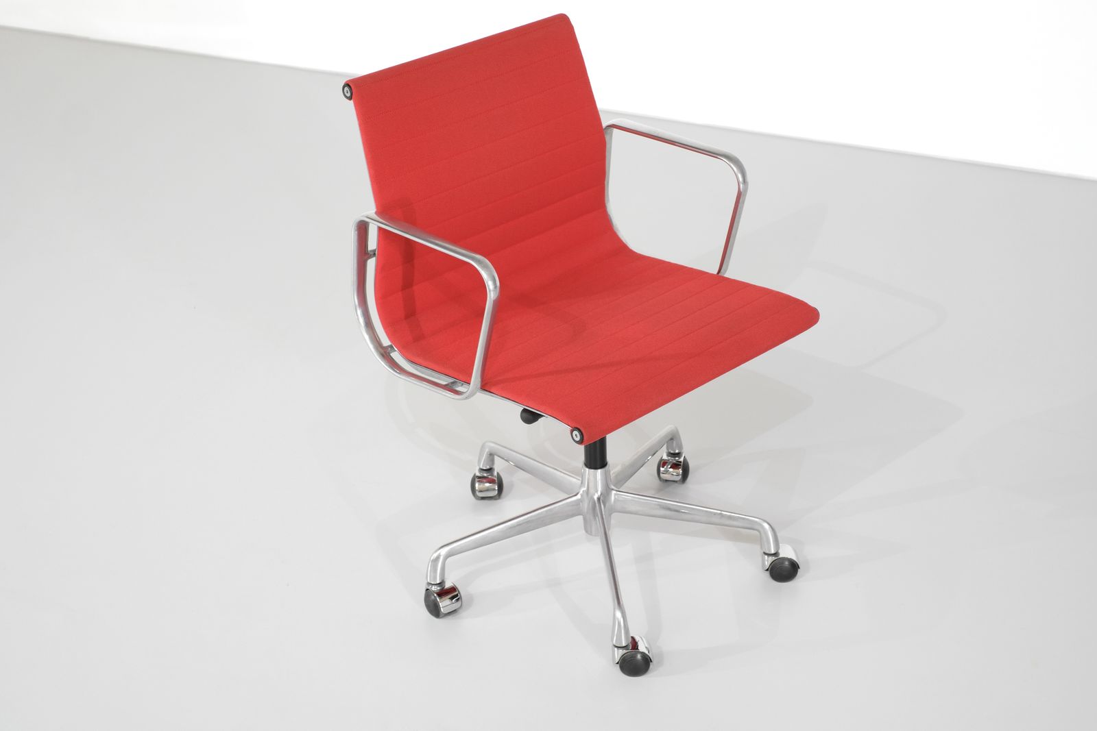 Armchair For " Ea 117 " Charles Ray Eames For Icf, USA 1969. photo vinterior