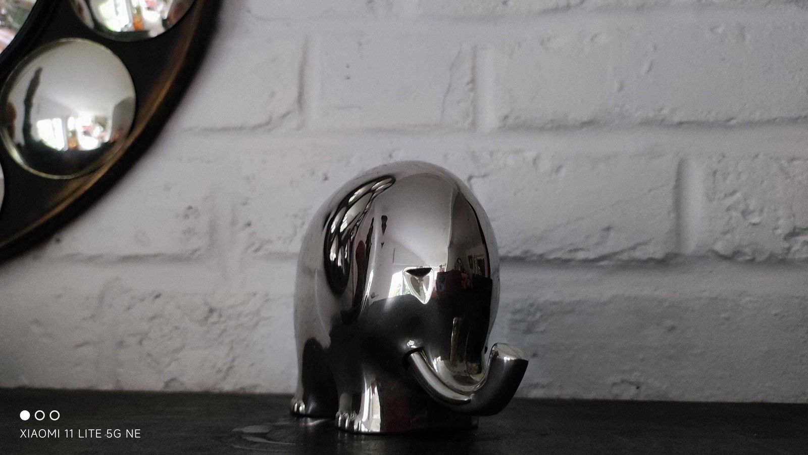 photo vinterior Vintage Elephant Money Box Silver Plated Midcentury Animal Sculpture Coin Bank