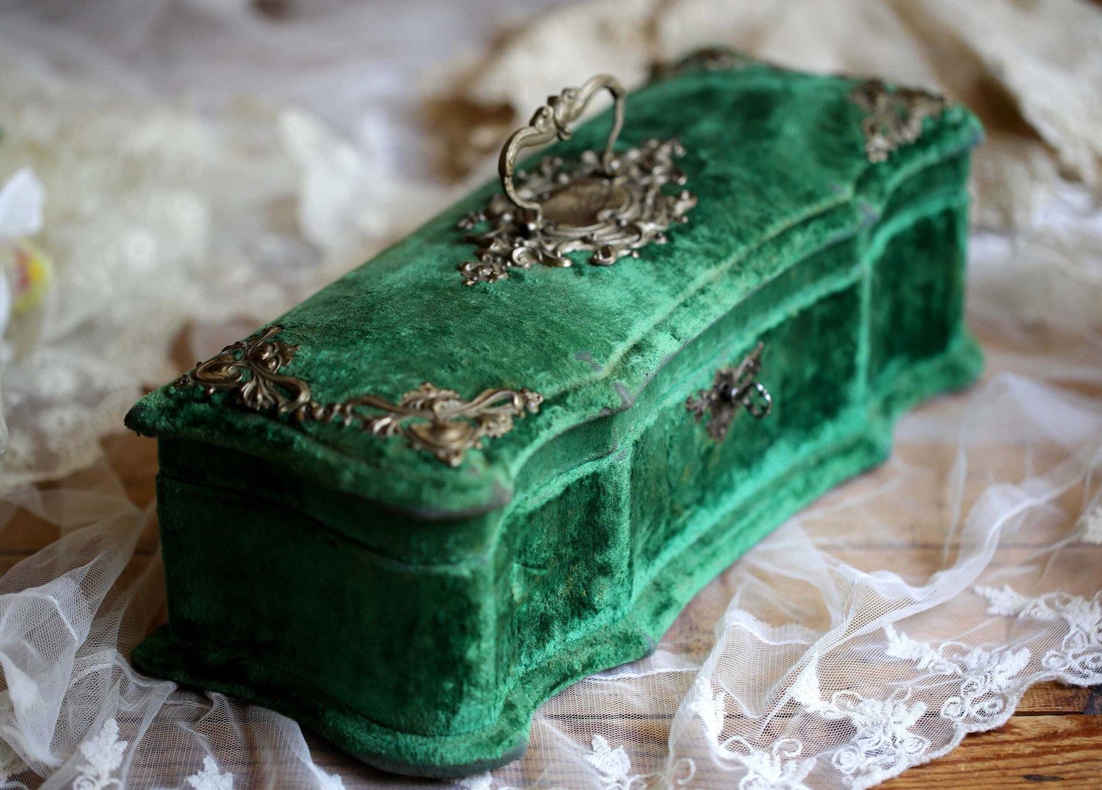 photo buy Antique French Green Velvet Jewellery Box Rococo Trinket Casket