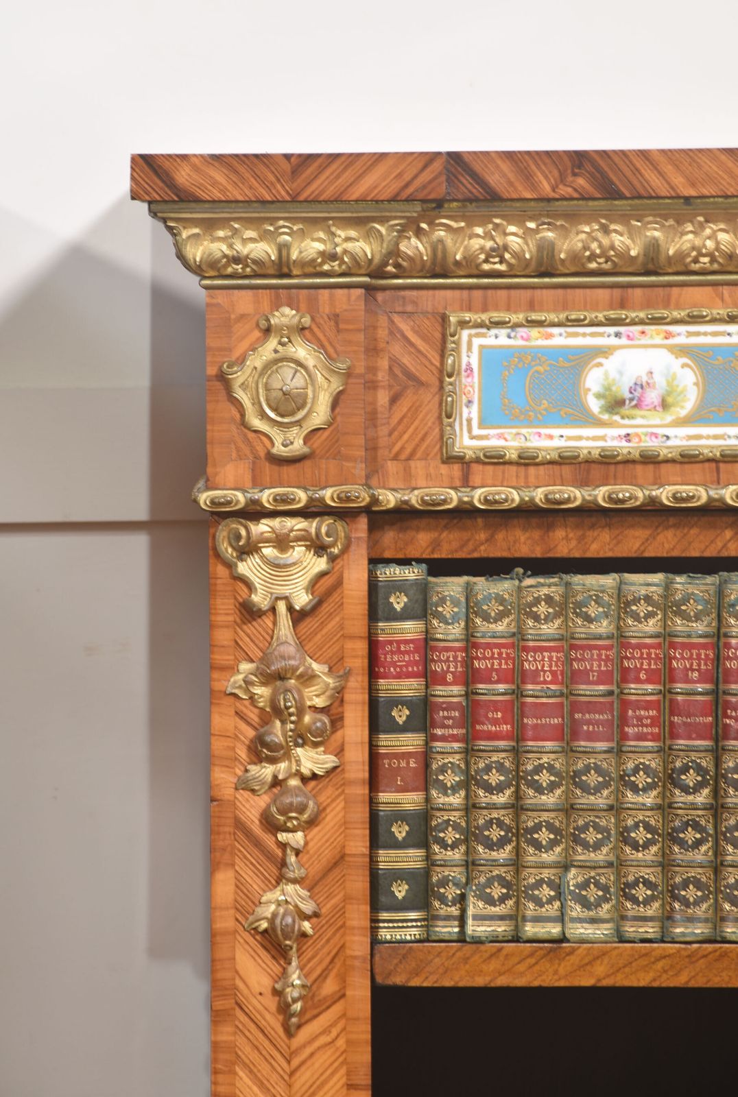 photo vintage Pair Of Exceptional Kingwood And Tulipwood Open Bookcases