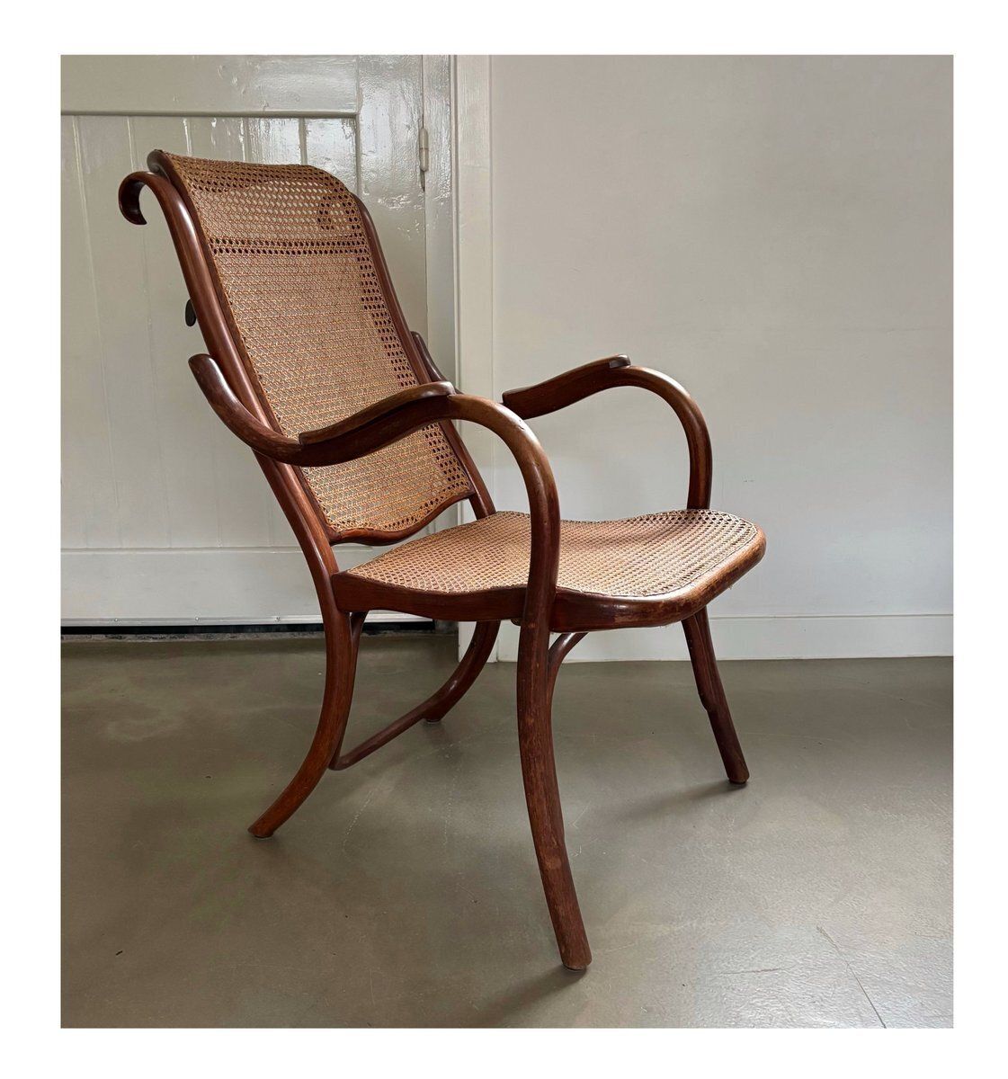 Model Nr. 2 Barbier Chair From Thonet, Austria, Late 1800s photo furniture