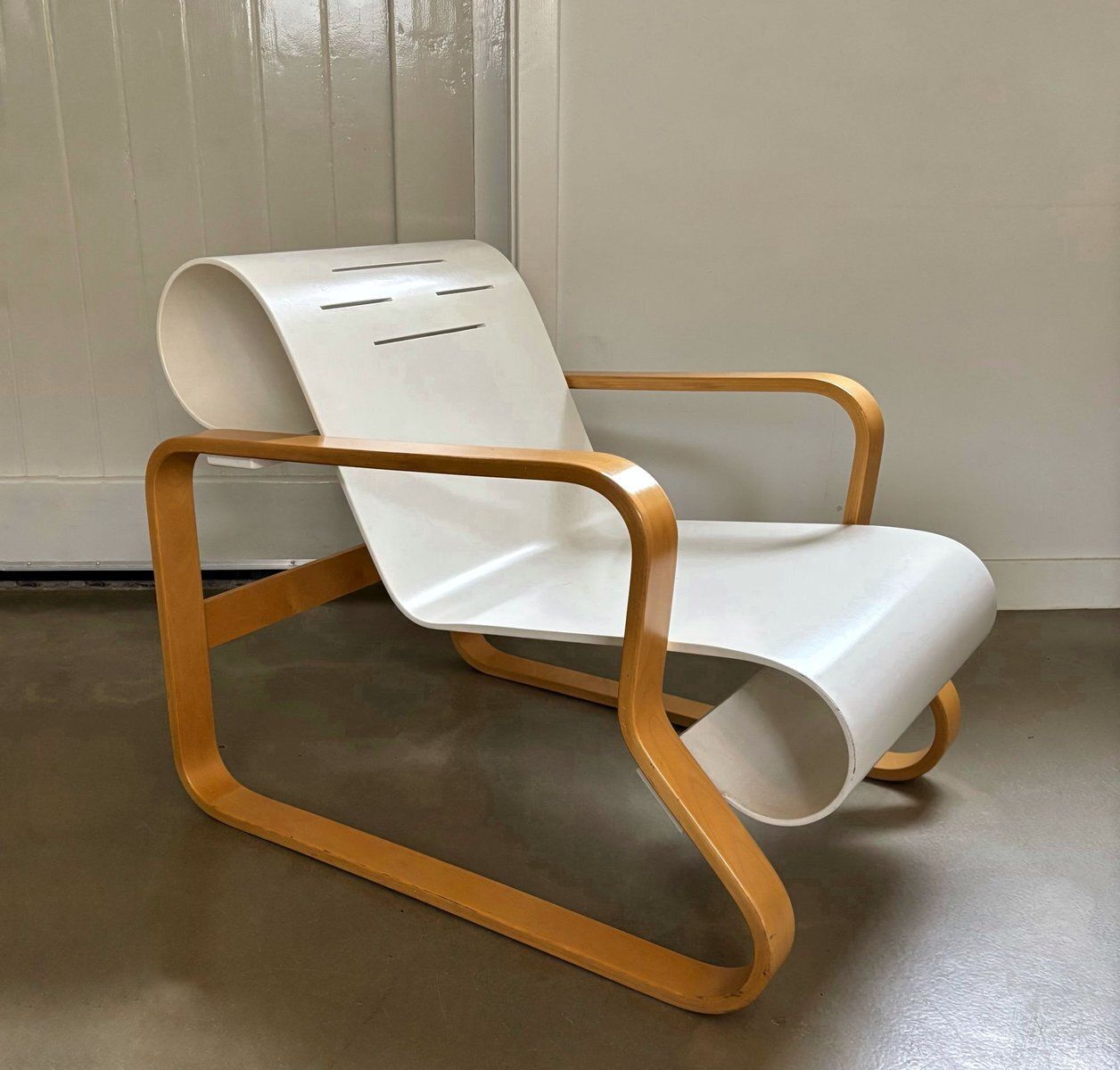 Paimio No. 41 Lounge Chair By Alvar Aalto For Artek, 1980s photo Furniture