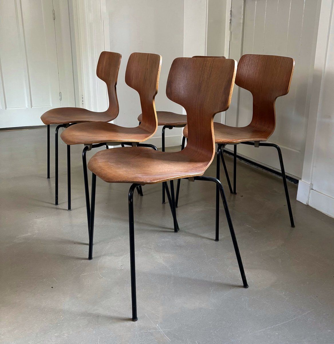 Vintage Hammer Chairs By Arne Jacobsen For Fritz Hansen, 1969, Set Of 5 photo furniture