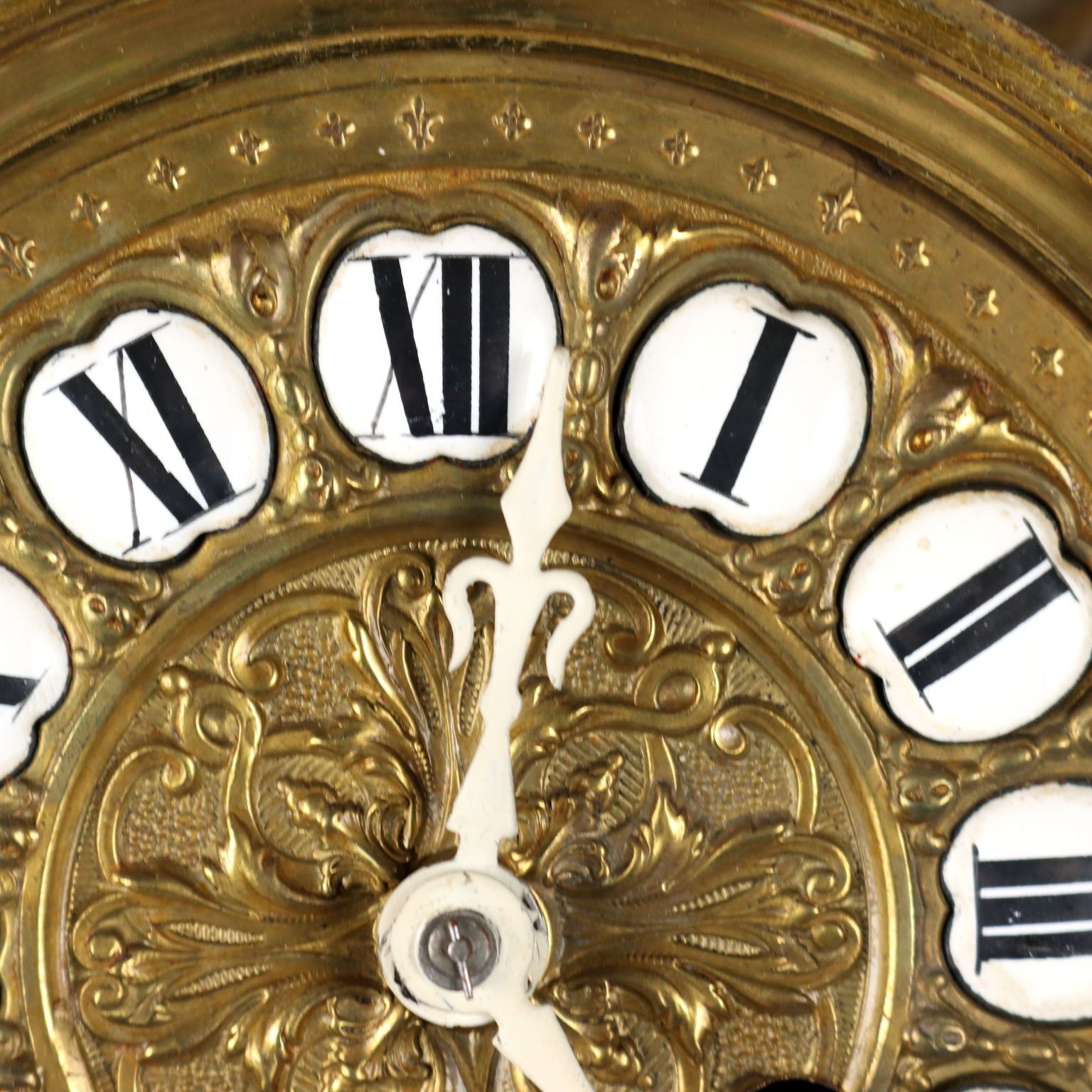 Horloge murale de style rococo en bronze doré, Italie, XIXe siècle photo Décoration