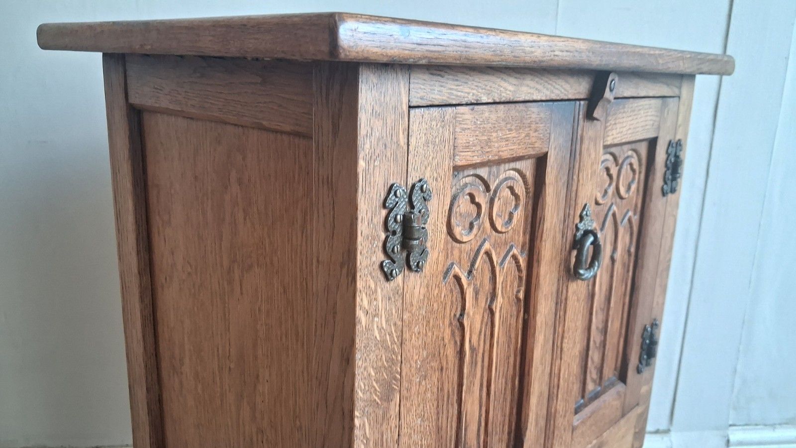 photo for sale Delightful Vintage Blonde Oak Court Cupboard /Cabinet/Storage