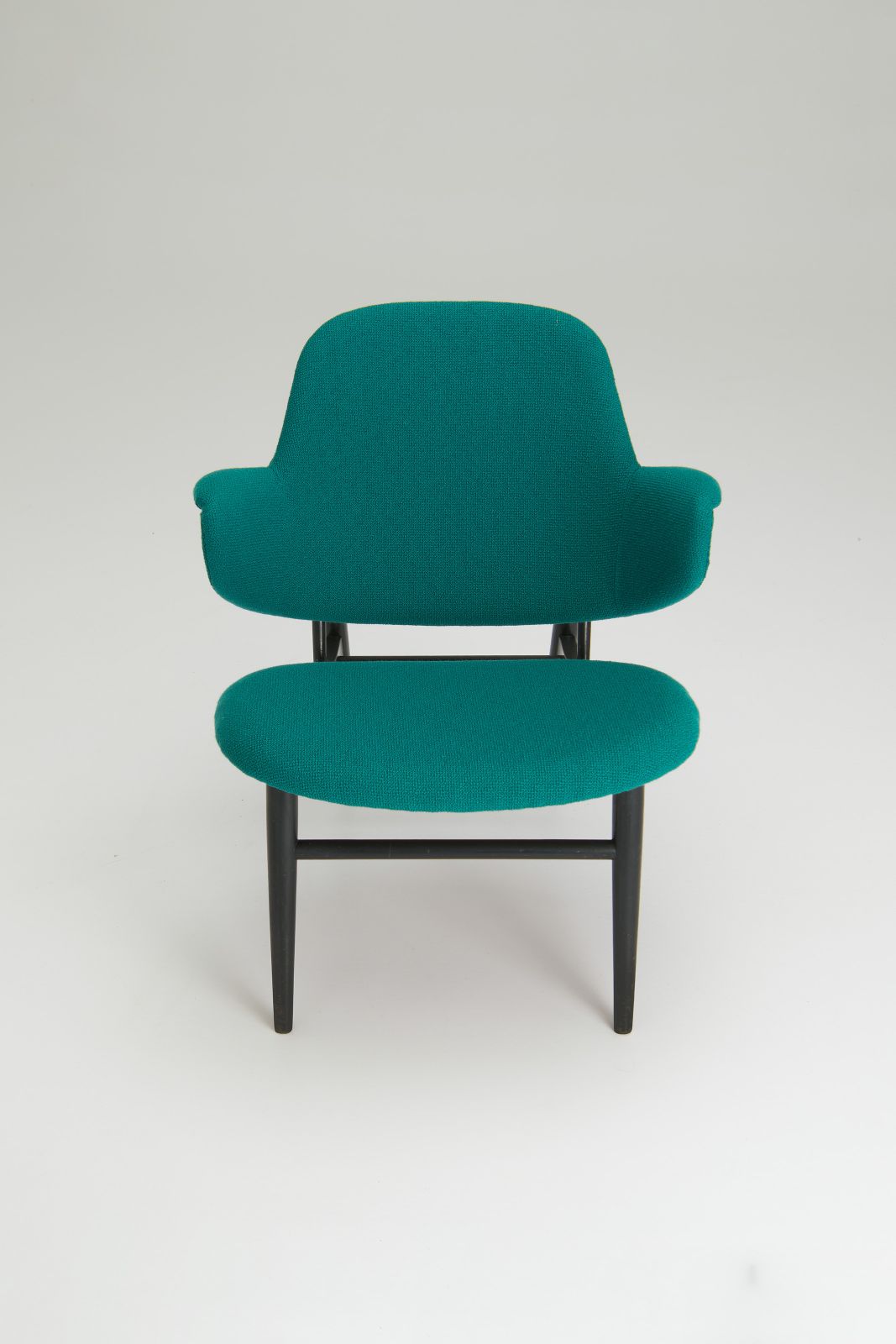 2050.0 Shell Lounge Chair   Ib Kofod Larsen photo