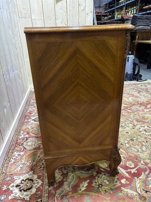 photo furniture Louis XV Style Walnut Chest Of Drawers / Rocaille