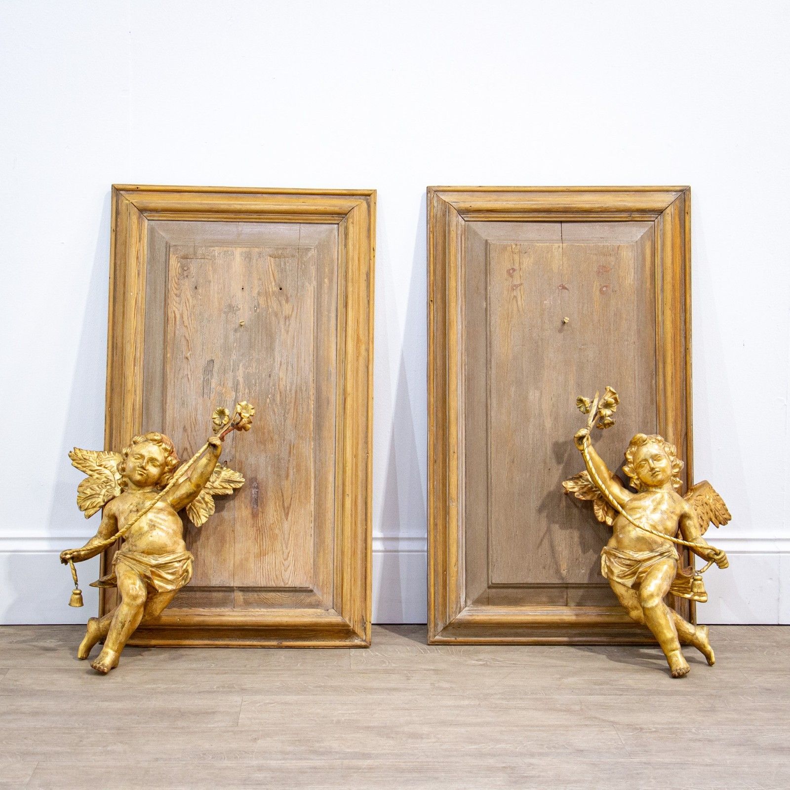 Finely Carved Pair Of 18th Century Giltwood Italian Cherubs photo furniture