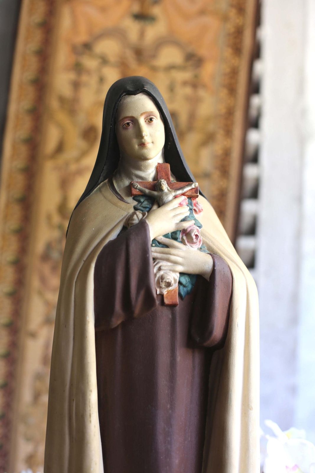 Huge French Antique Chalkware Saint Teresa Large Polychrome Sainte Therese Statue photo vintage