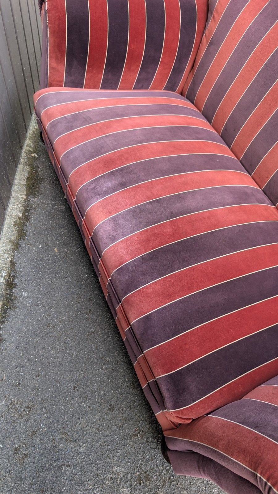 photo furniture Vintage Drop Arm End Small Two Seater Sofa Chaise Longue