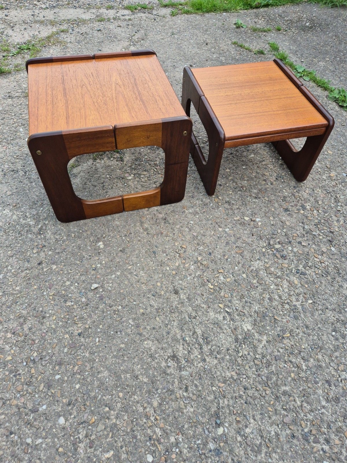 photo furniture Vintage / Retro / Mid Century Teak, Nest Of 2 Tables