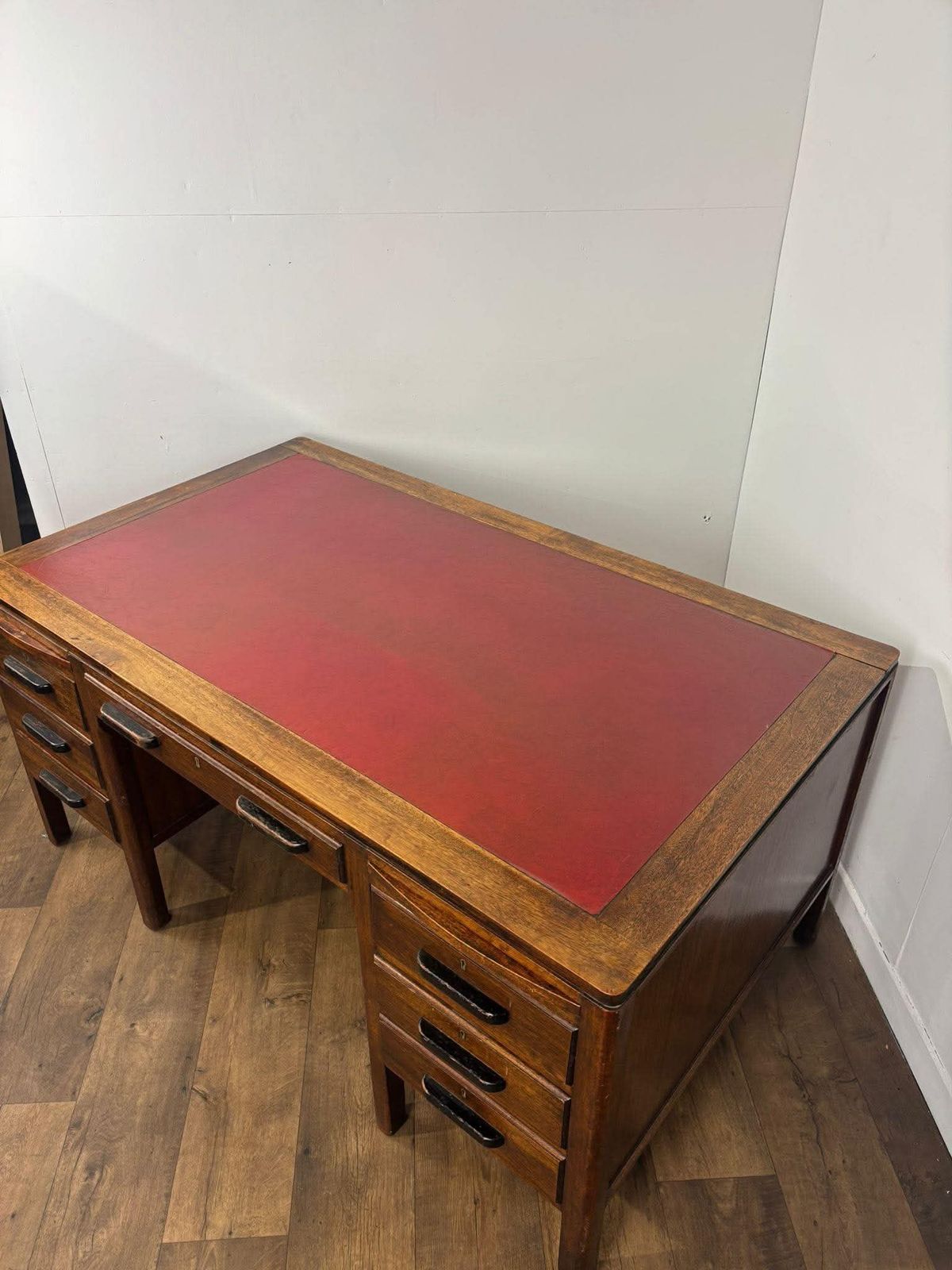 photo vinterior Mid Century Oak Kneehole Twin Pedestal Desk