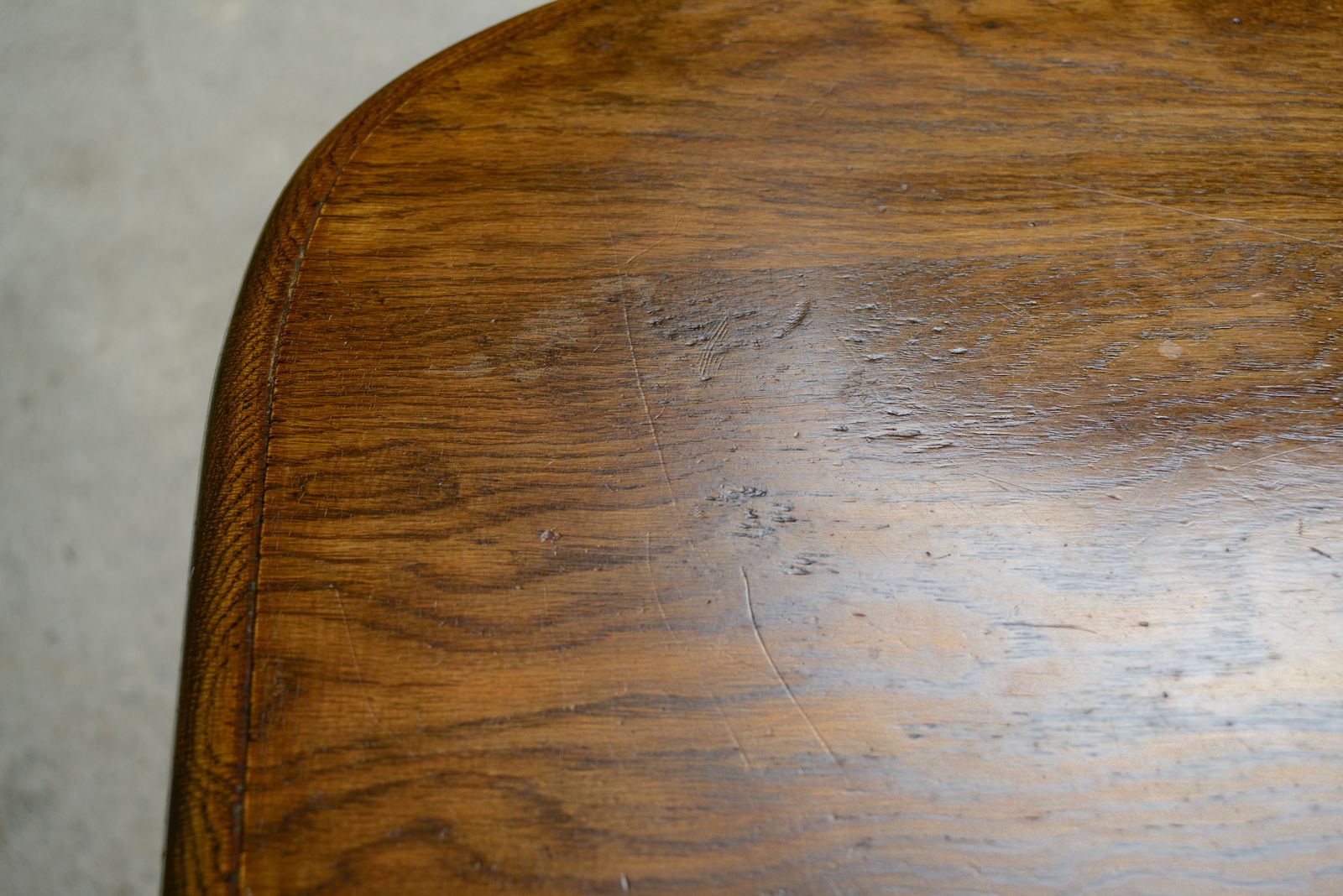 photo vinterior Small Oak Wind Out Extending Dining Table With Barley Twist Legs   140 Cm