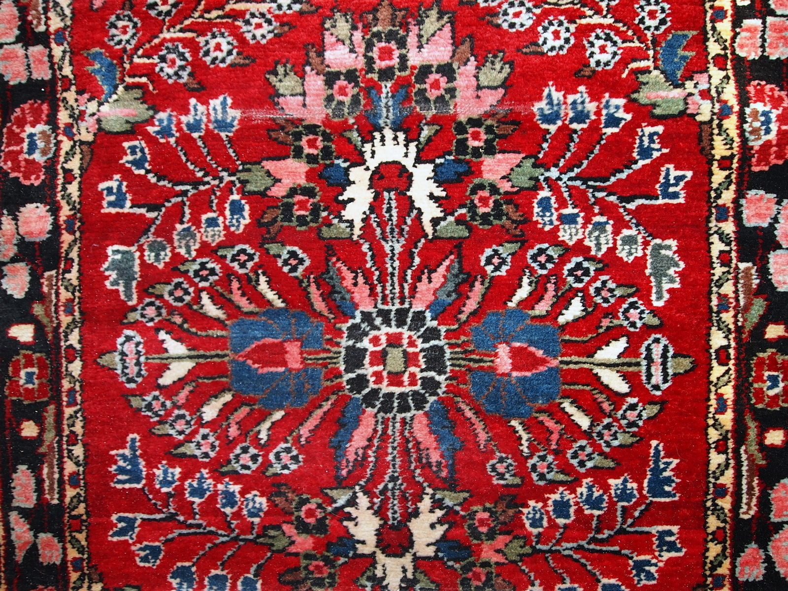 Handgemaakte antieke bloemen wollen loper — 84 × 712 cm — jaren 1910 photo vinterior