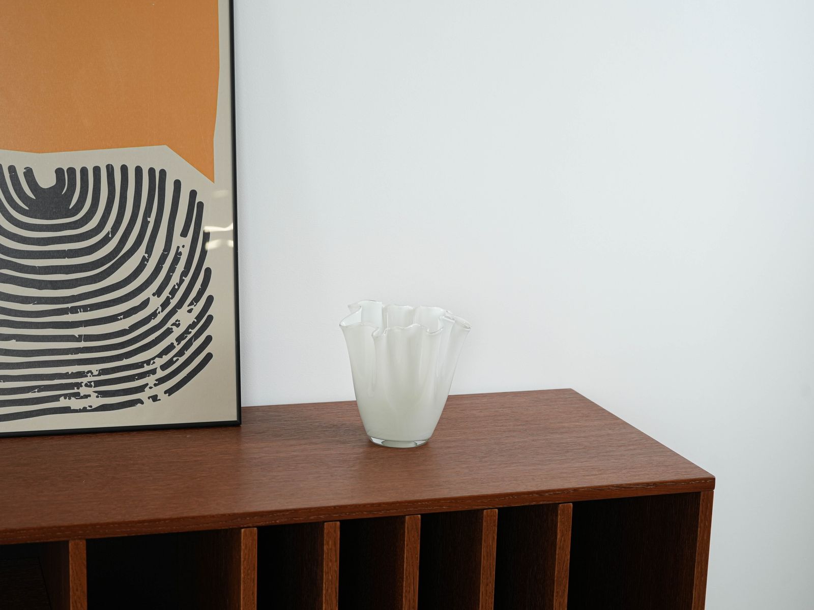 Vase blanc, design danois, années 1970, fabriqué au Danemark photo furniture