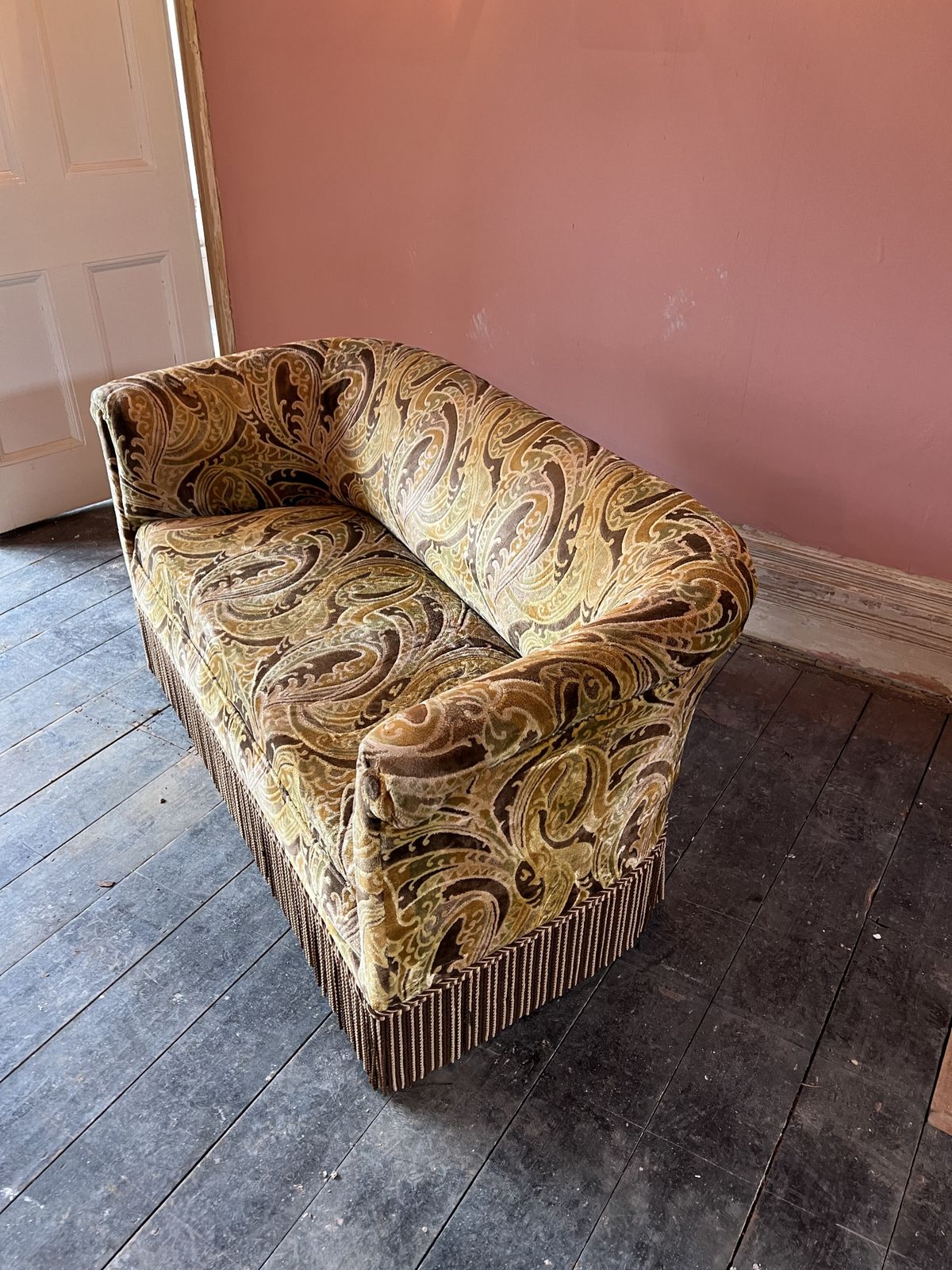 Vintage French 1970s Curved Paisley Velvet Cocktail Loveseat Sofa photo Furniture