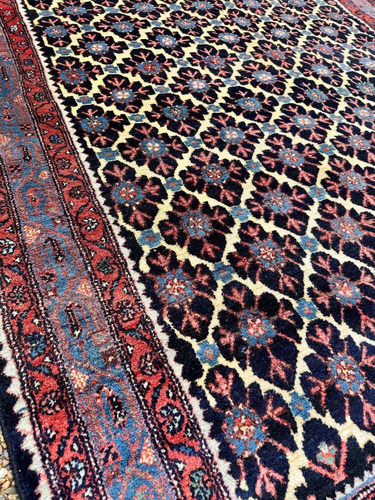 photo vintage Antiek Hamadan tapijt 1,96 m x 1,43 m