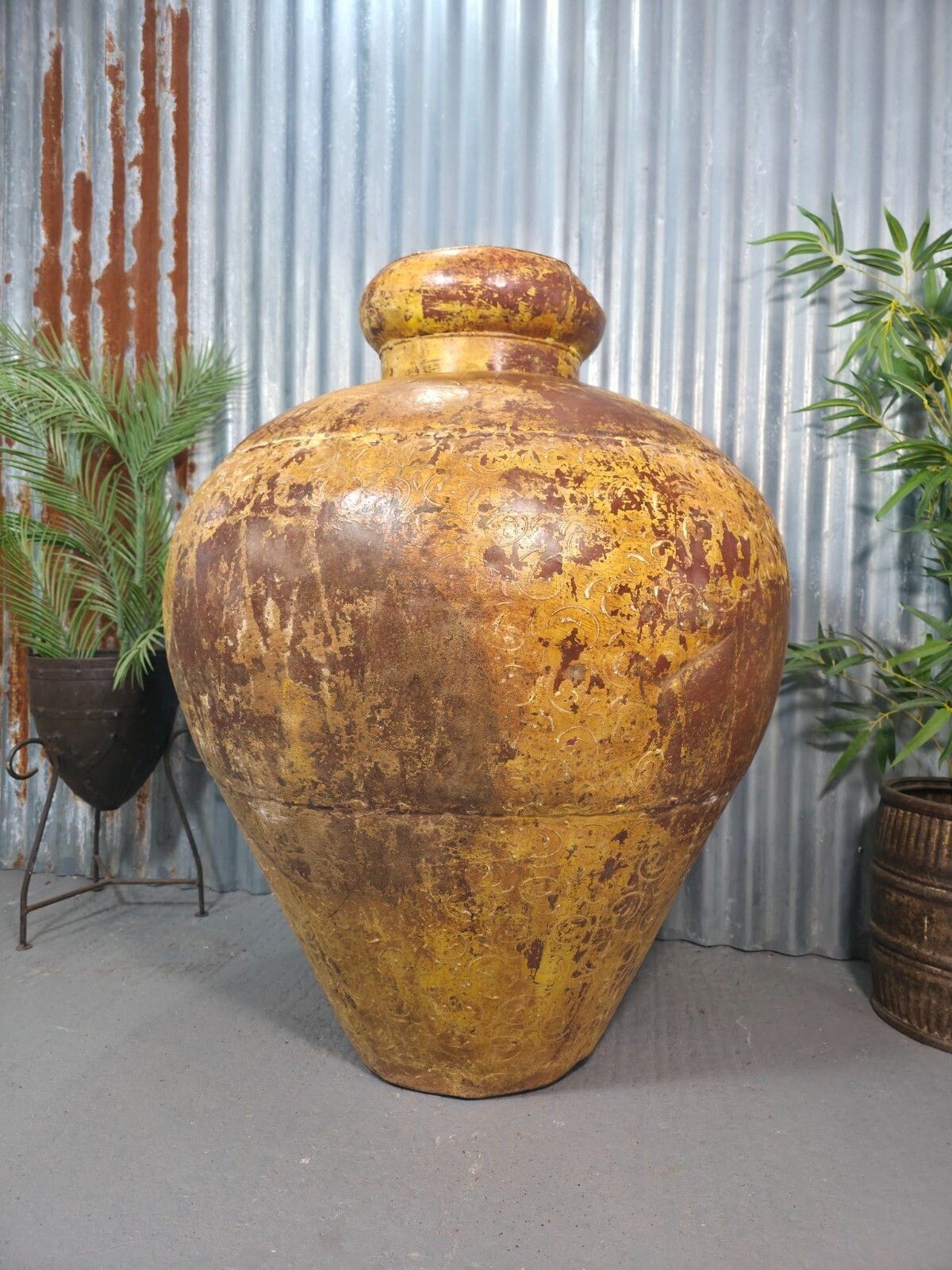 Giant Xl Unique Indian Hand Made Metal Water Carrier Vase Urn Water Feature photo 365.0