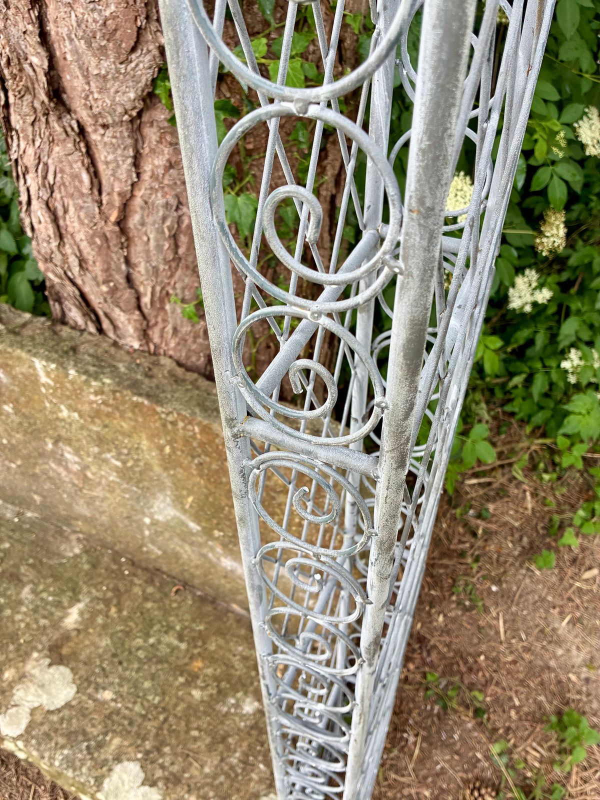 Metal Victorian Style Garden Arch Pergola photo vinterior