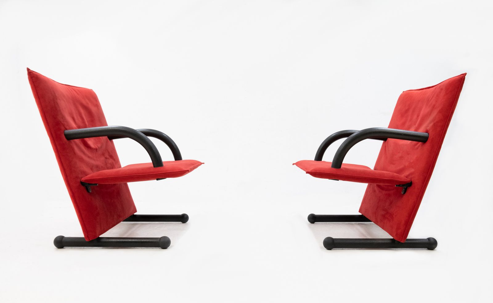 Postmodern T Line fauteuils van Arflex, rode Alcantara, Italië, 1982