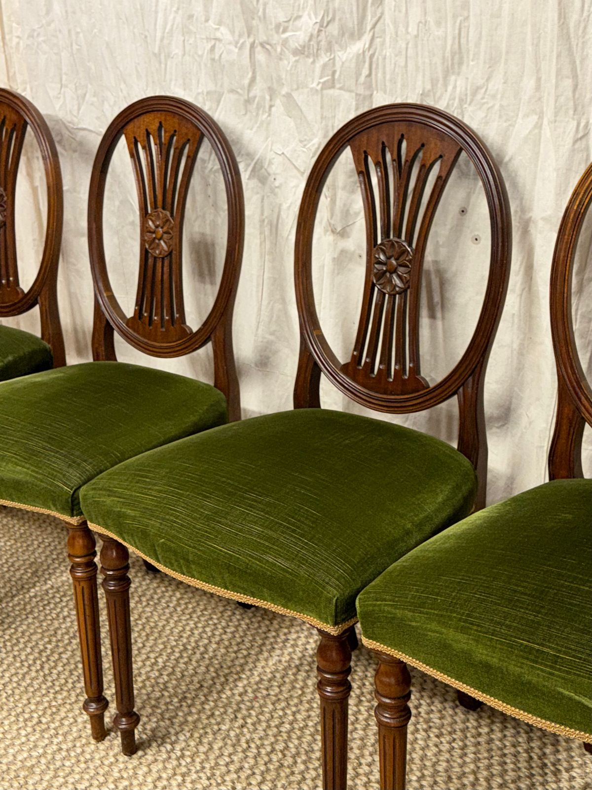 Set Of 8 Mahogany Dining Chairs Green Velvet Upholstered Dining Chairs photo Furniture