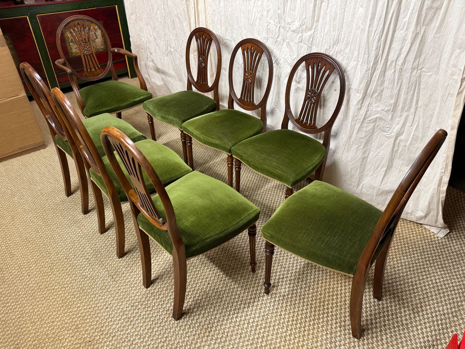 850.0 Set Of 8 Mahogany Dining Chairs Green Velvet Upholstered Dining Chairs photo