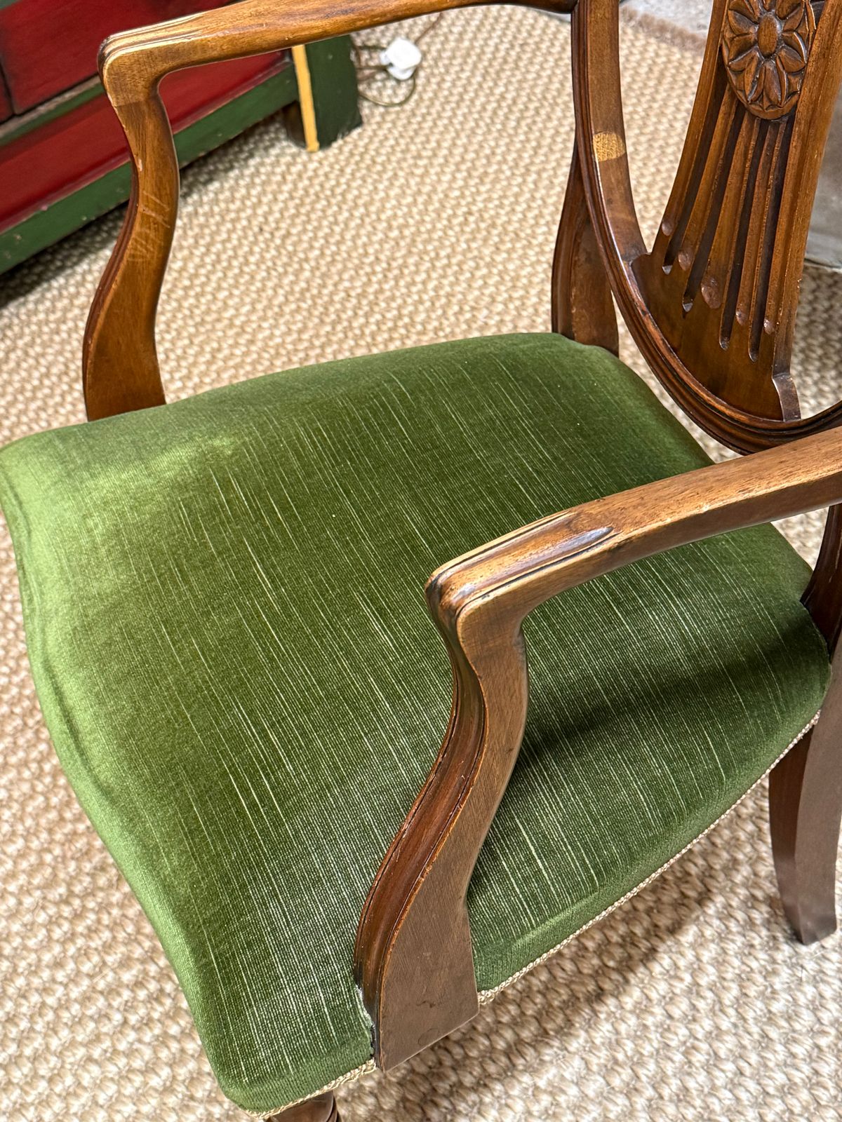 photo vinterior Set Of 8 Mahogany Dining Chairs Green Velvet Upholstered Dining Chairs