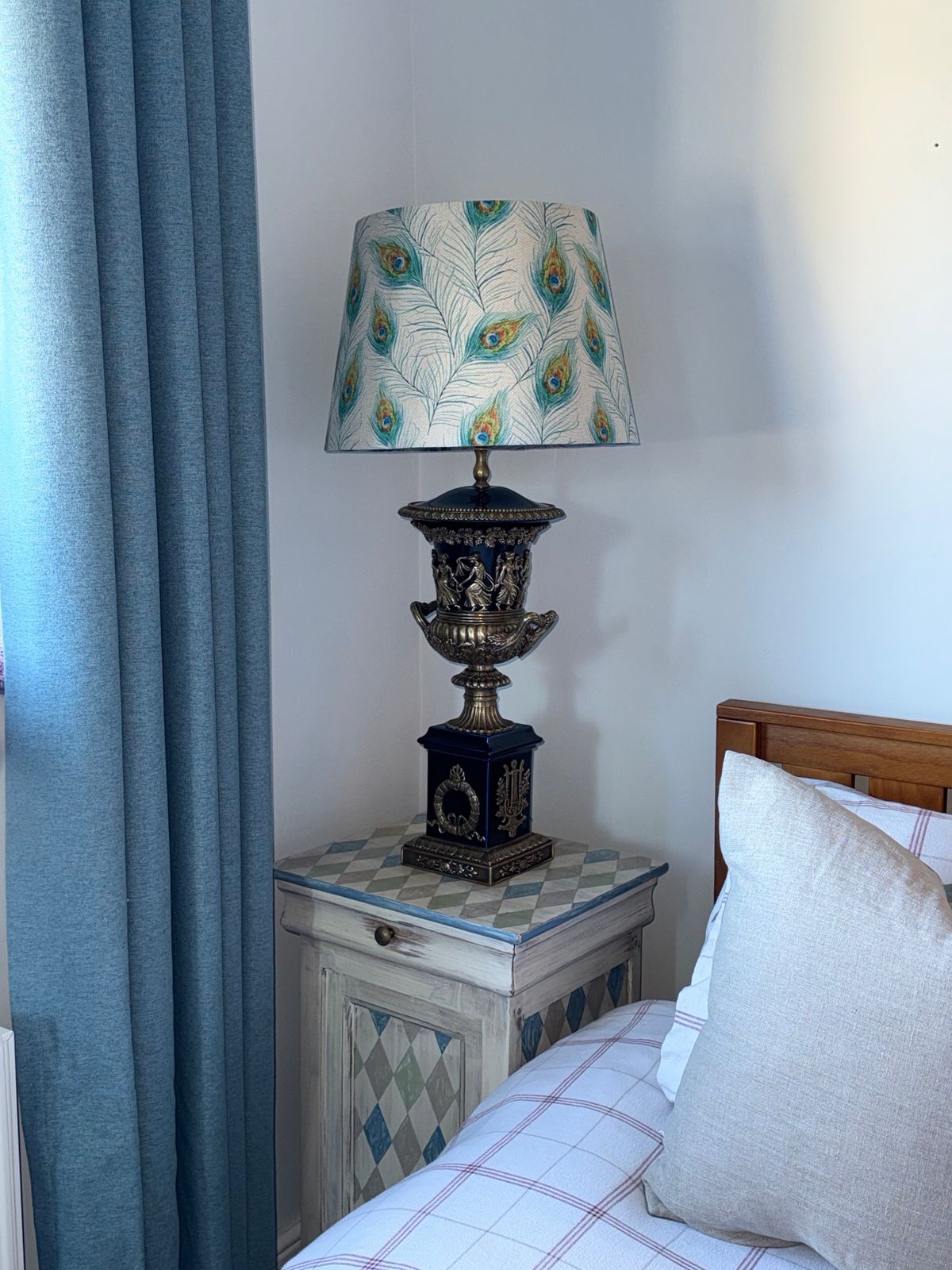 photo vinterior Pair Of Large Urn Lamps Brass And Blue Ceramic Lamps Regency Lamps