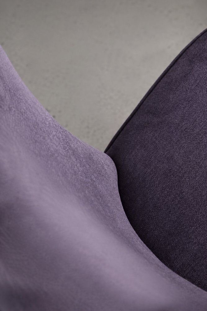 3655.0 Fauteuil à oreilles scandinave Modern vintage en chêne et tissu violet, années 1950 photo