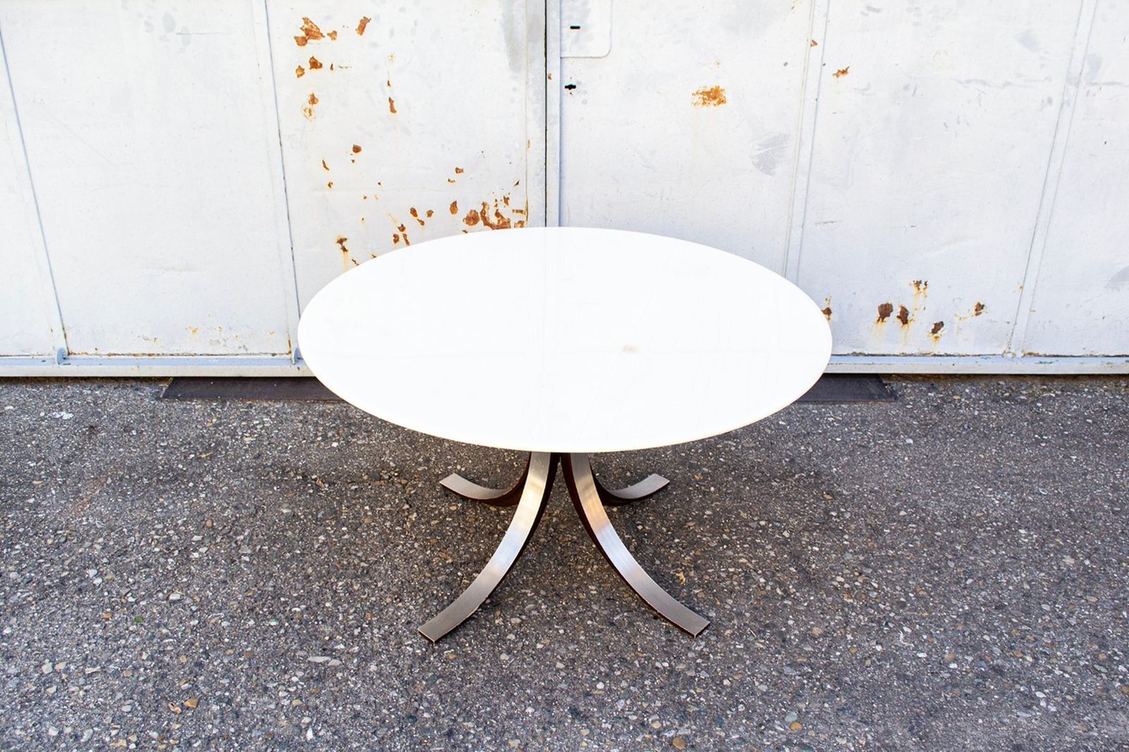 T69 Eettafel van Osvaldo Borsani en Eugenio Gerli voor Tecno, Italië, 1963 photo furniture